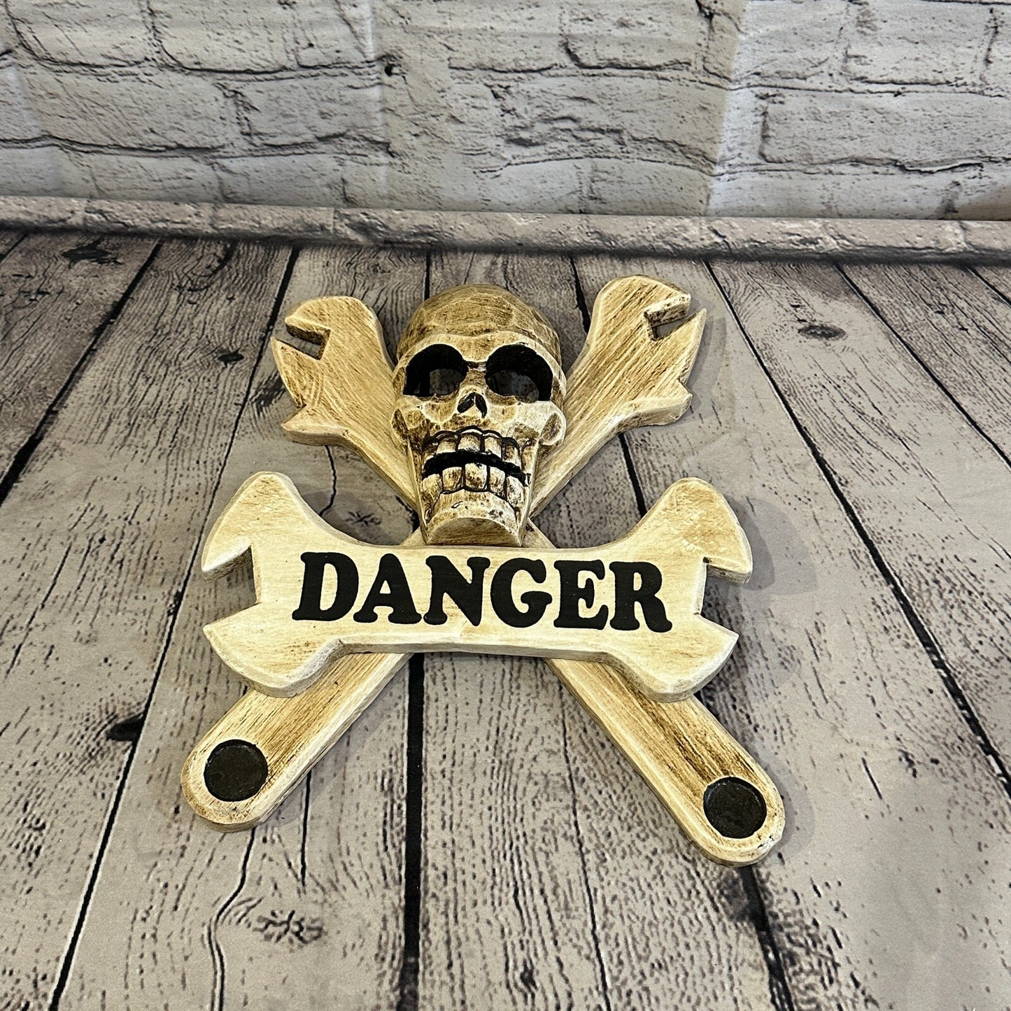 Skull & Crossbones Danger Mechanic Pirate Sign Door Plaque 30cm x 25cm3