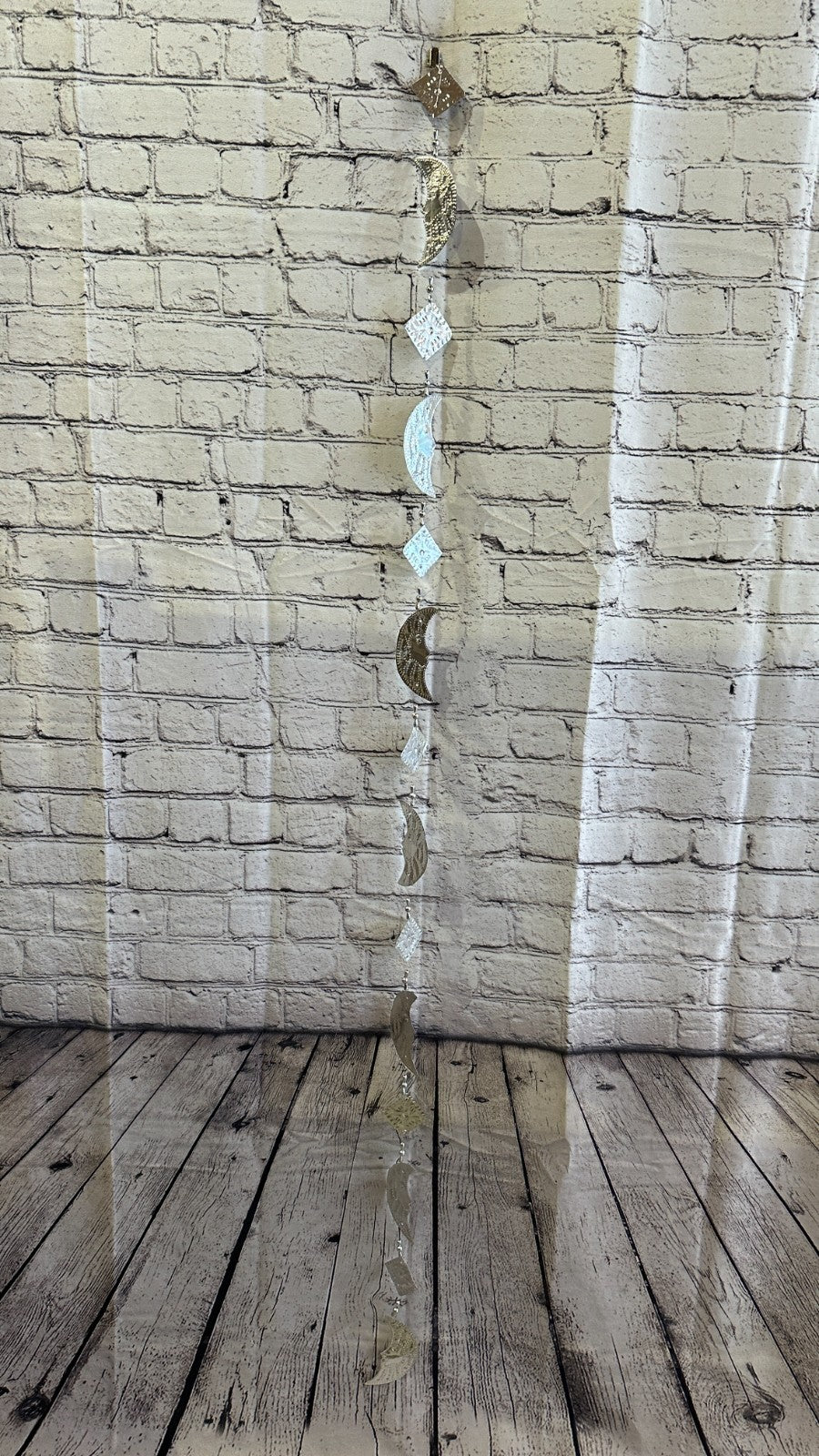 Aluminium Stamped Sitting Moon String Wall Hangings Home Decoration6