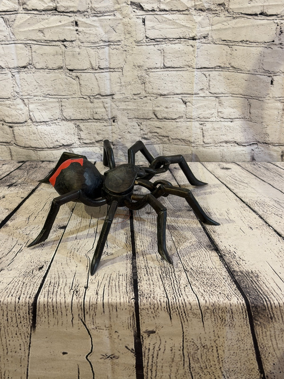 40cm x 30cm Black Widow Wooden Spider Carving Hand Walking Tarantula Statue6