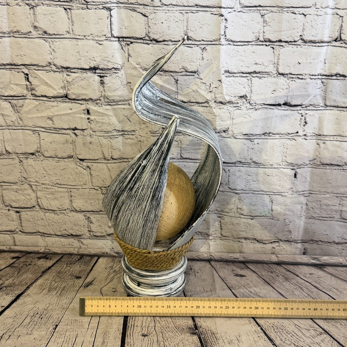 White Light Silver Natural 45cm Tall Leaf Lamp Twist LED UK Mains Plug Desige 125