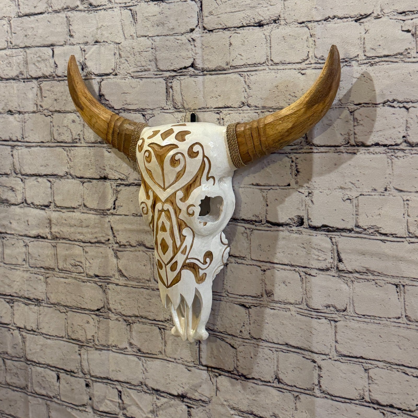 45cm x 45cm White Light Painted Wood Cow Skull Head Wall Mounted Art Shabby1