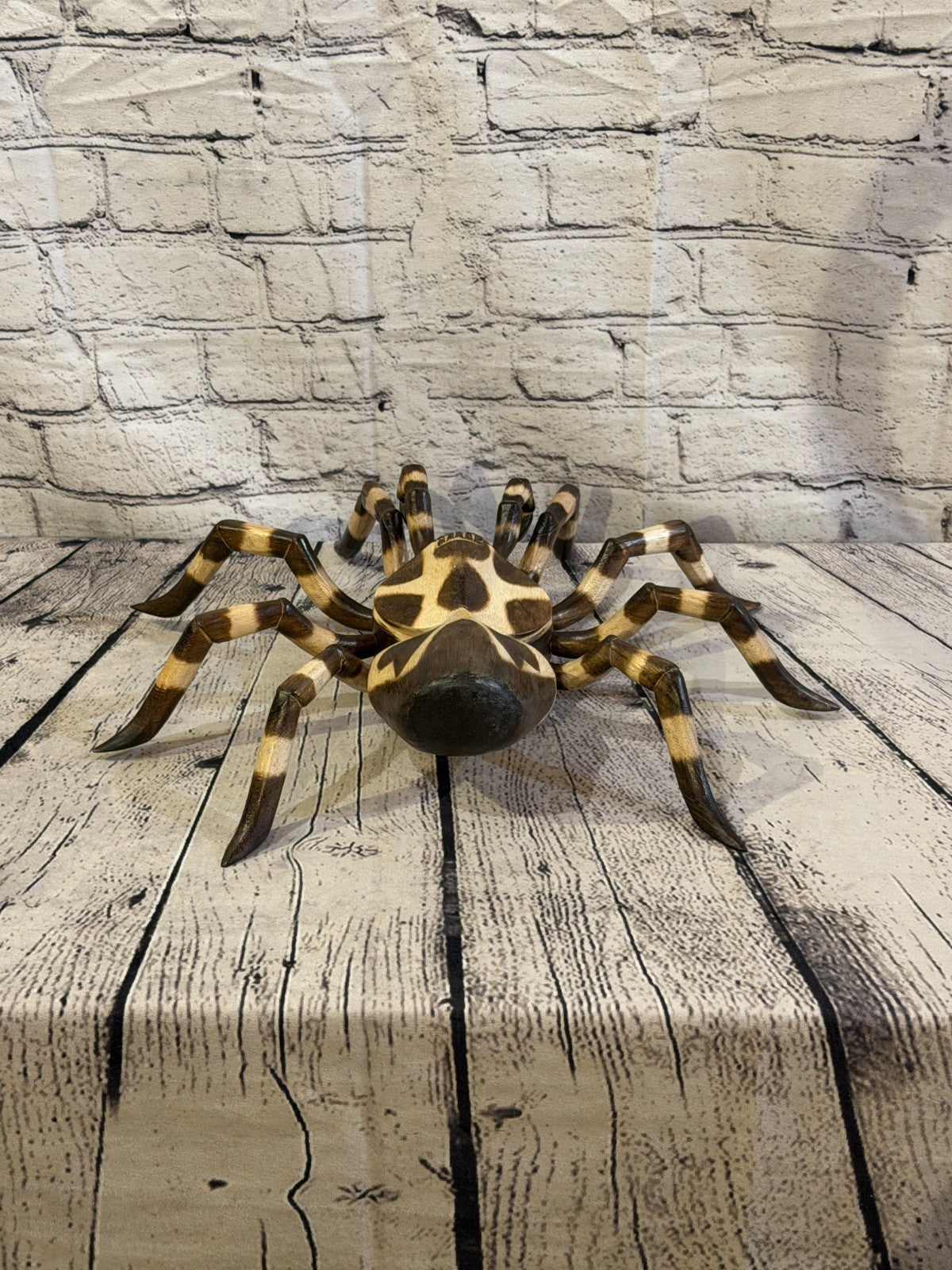 40cm x 30cm Wooden Spider Carving Hand Carved Walking Spider Tarantula Statue7