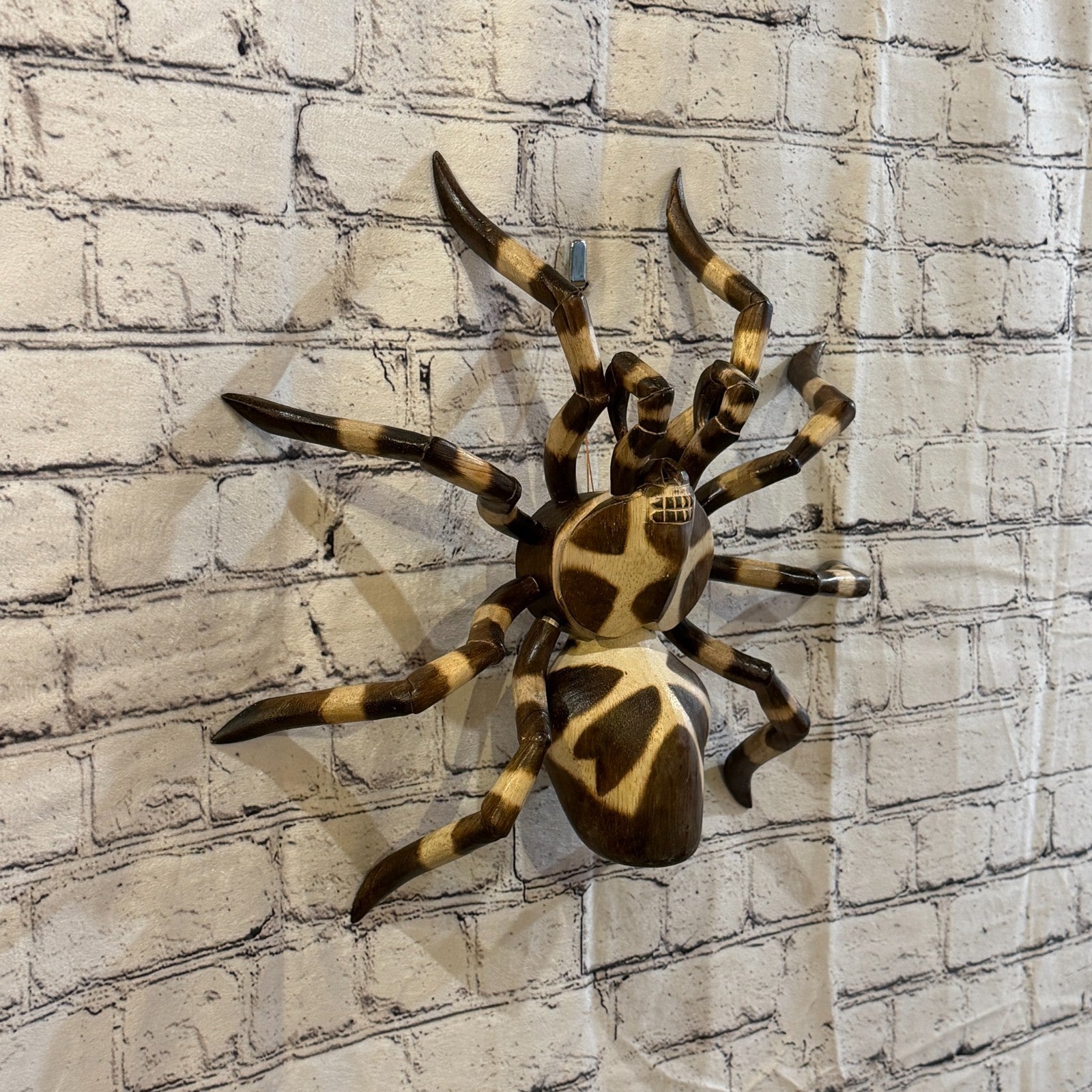 40cm x 30cm Wooden Spider Carving Hand Carved Walking Spider Tarantula Statue0