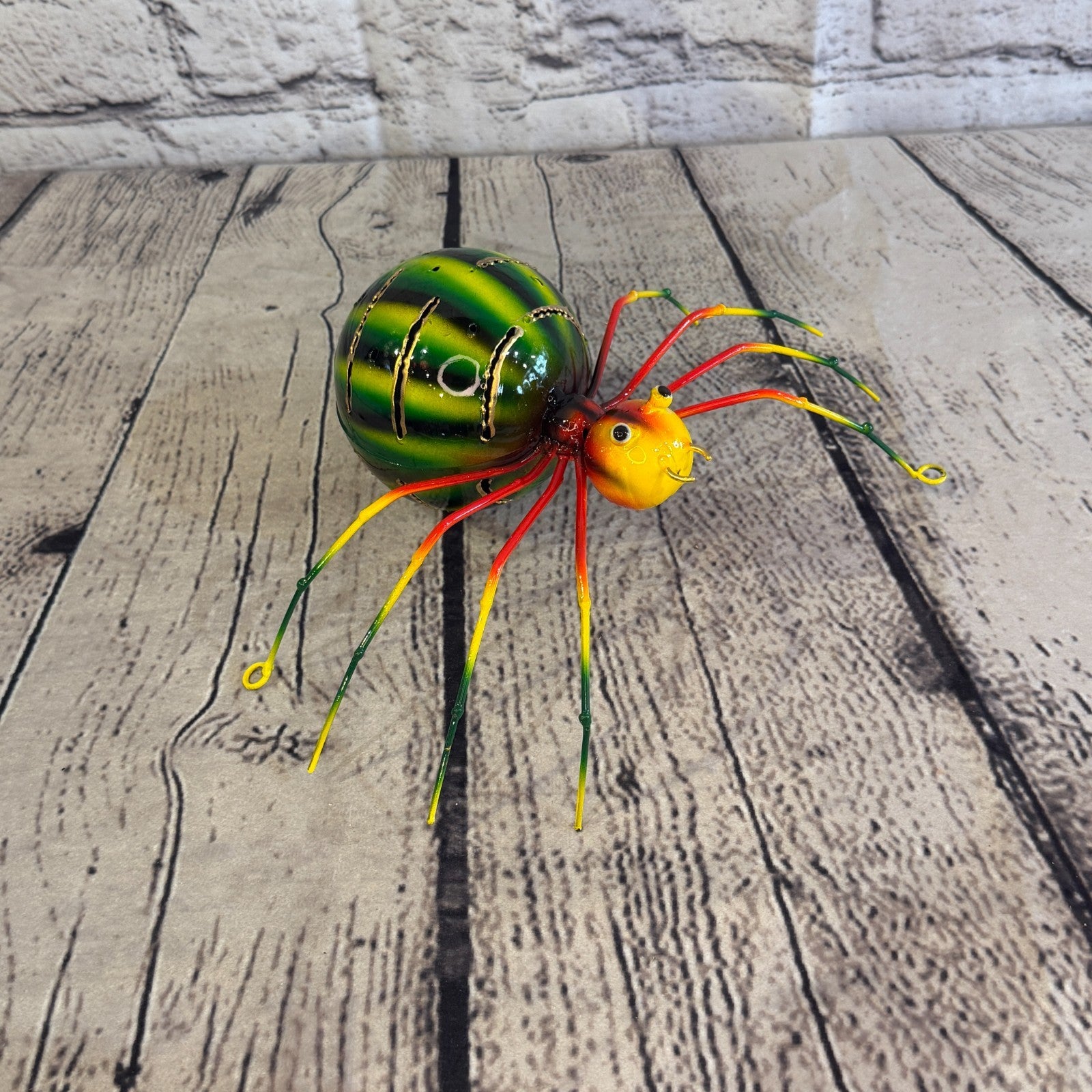 20cm x 15cm Small Colourful Green Spider Metal Tin Standing Ornament Statue2