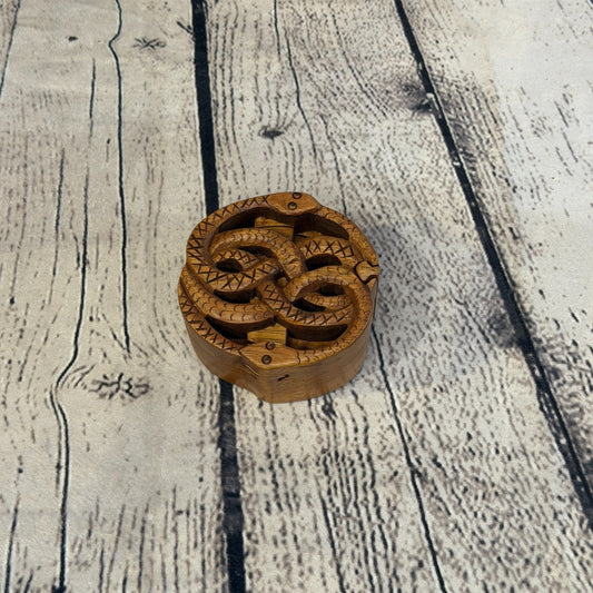 Round Two Snakes 4 Bit Wooden Puzzle Box Secret Box Magic Trinket Handmade0