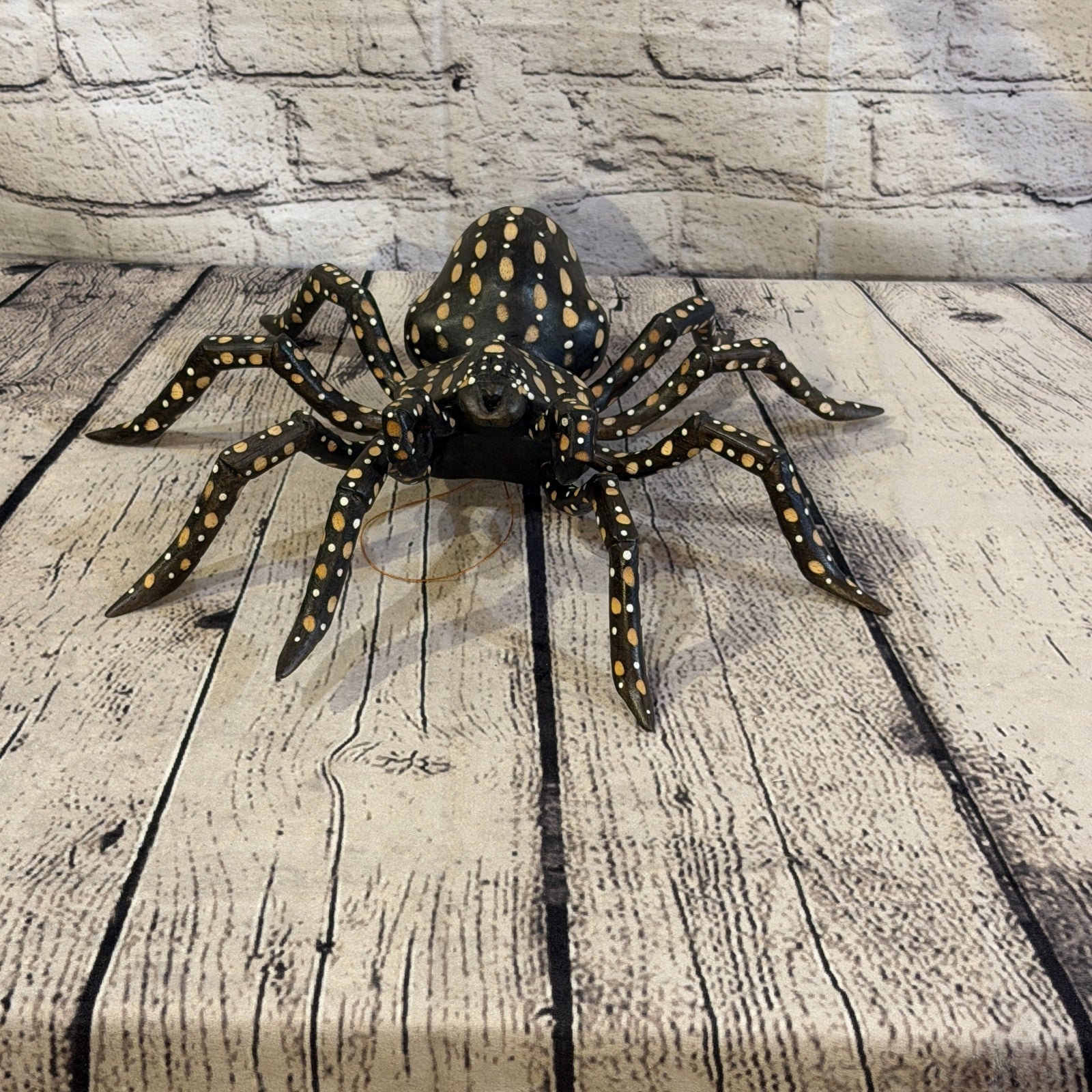 30cm x 25cm Brown Spots Wooden Spider Carving Hand Walking Tarantula Statue5