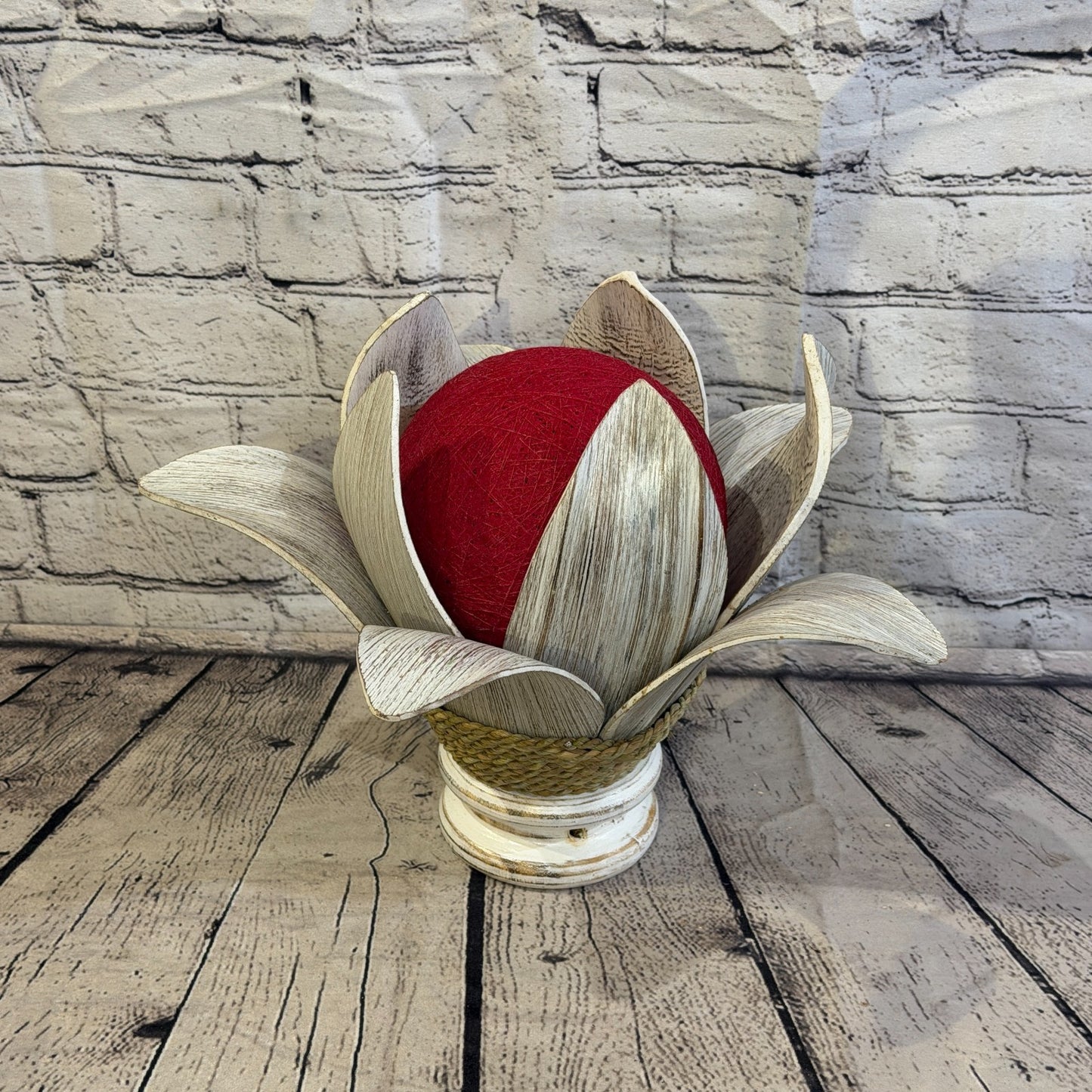Red Light White Natural 25cm Tall Leaf Lamp Twist LED UK Mains Plug Design 91