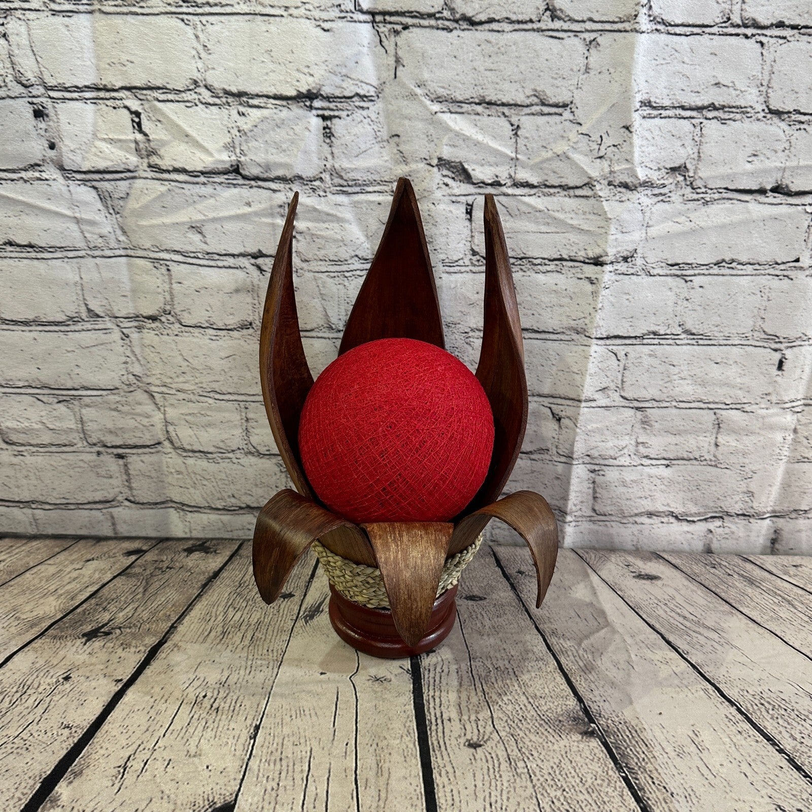 Red Light Brown Natural 35cm Tall Leaf Lamp Twist LED UK Mains Plug Design 30