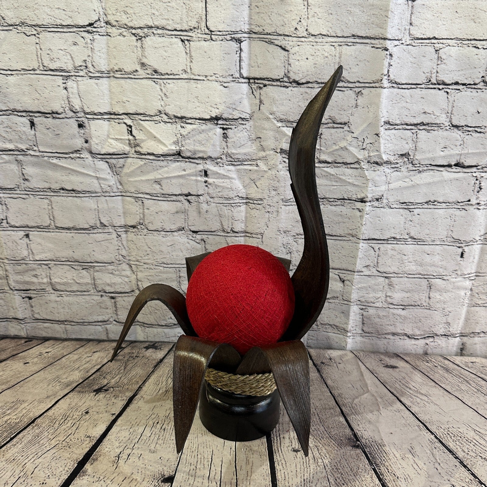 Red Brown Leaf Natural 50cm Tall Leaf Lamp Twist LED UK Mains Plug Design 102