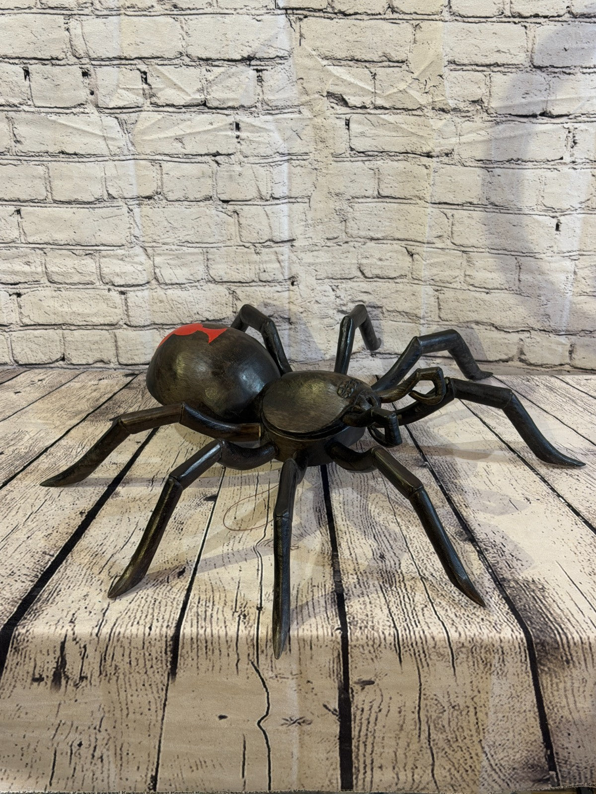 45cm x 35cm Black Widow Wooden Spider Carving Hand Walking Tarantula Statue5