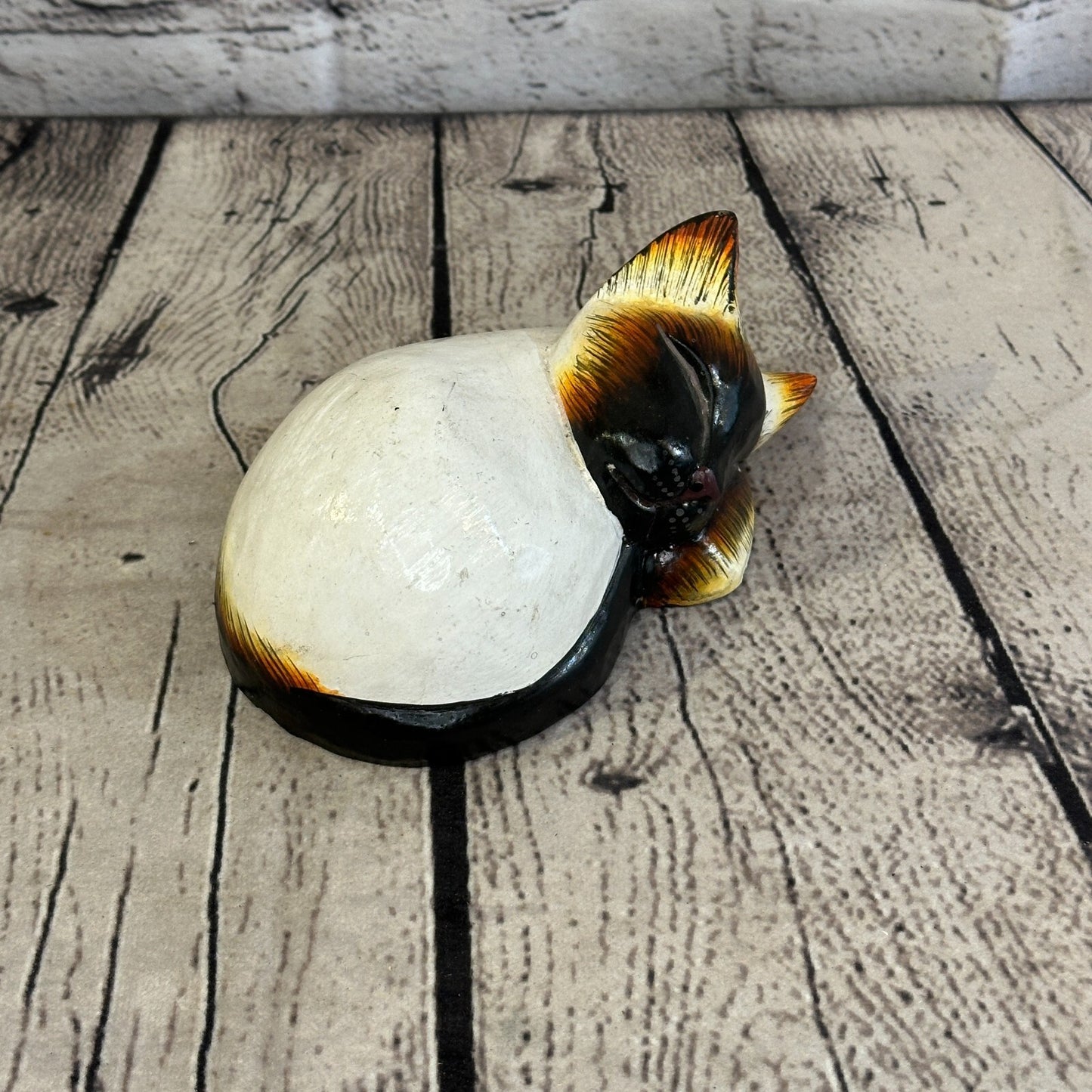 14cm Siamese Style Painted Wooden Hand Carved Snoozing Cat Sleeping Cat Wooden2