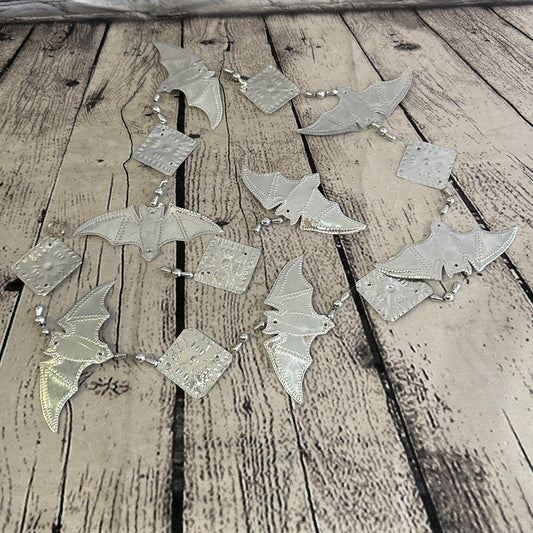 Aluminium Stamped Sitting Bat String Wall Hangings Home Decoration0
