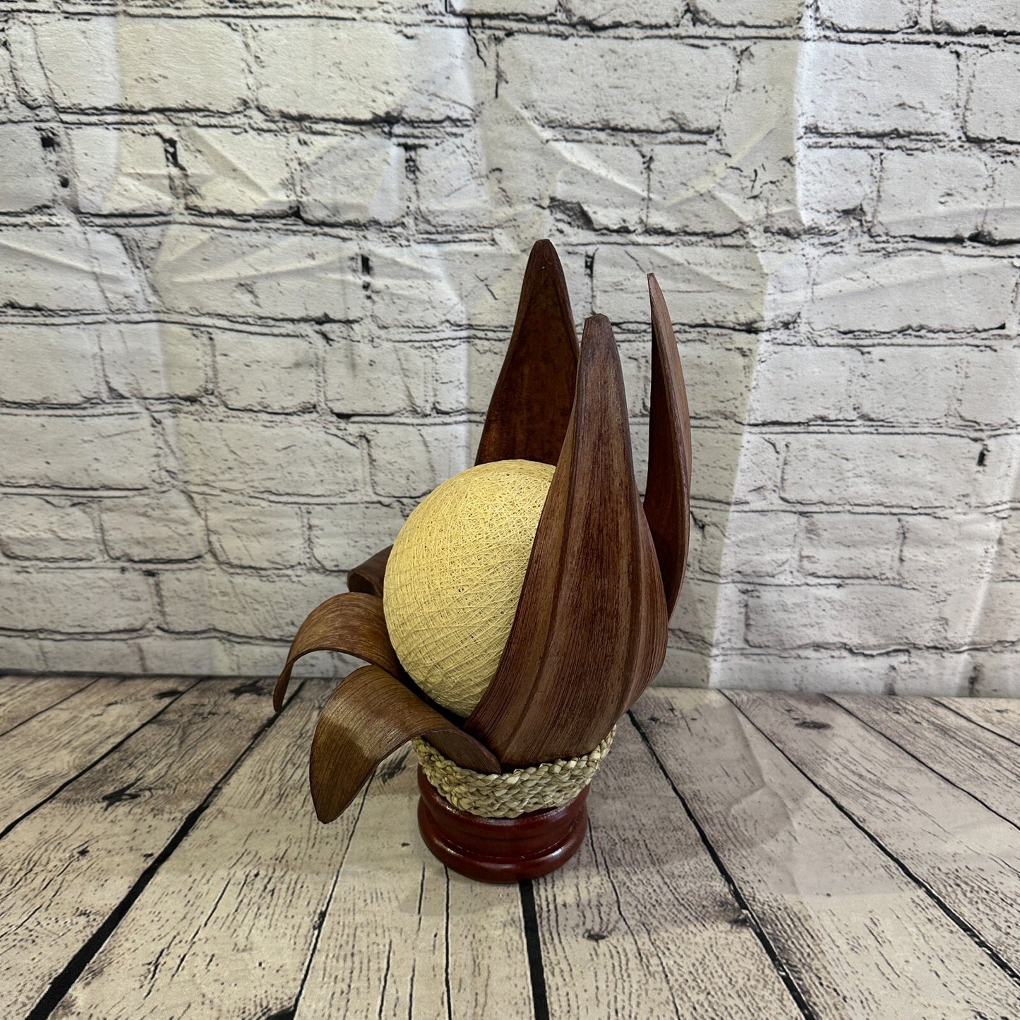 White Light Brown Natural 35cm Tall Leaf Lamp Twist LED UK Mains Plug Design 32