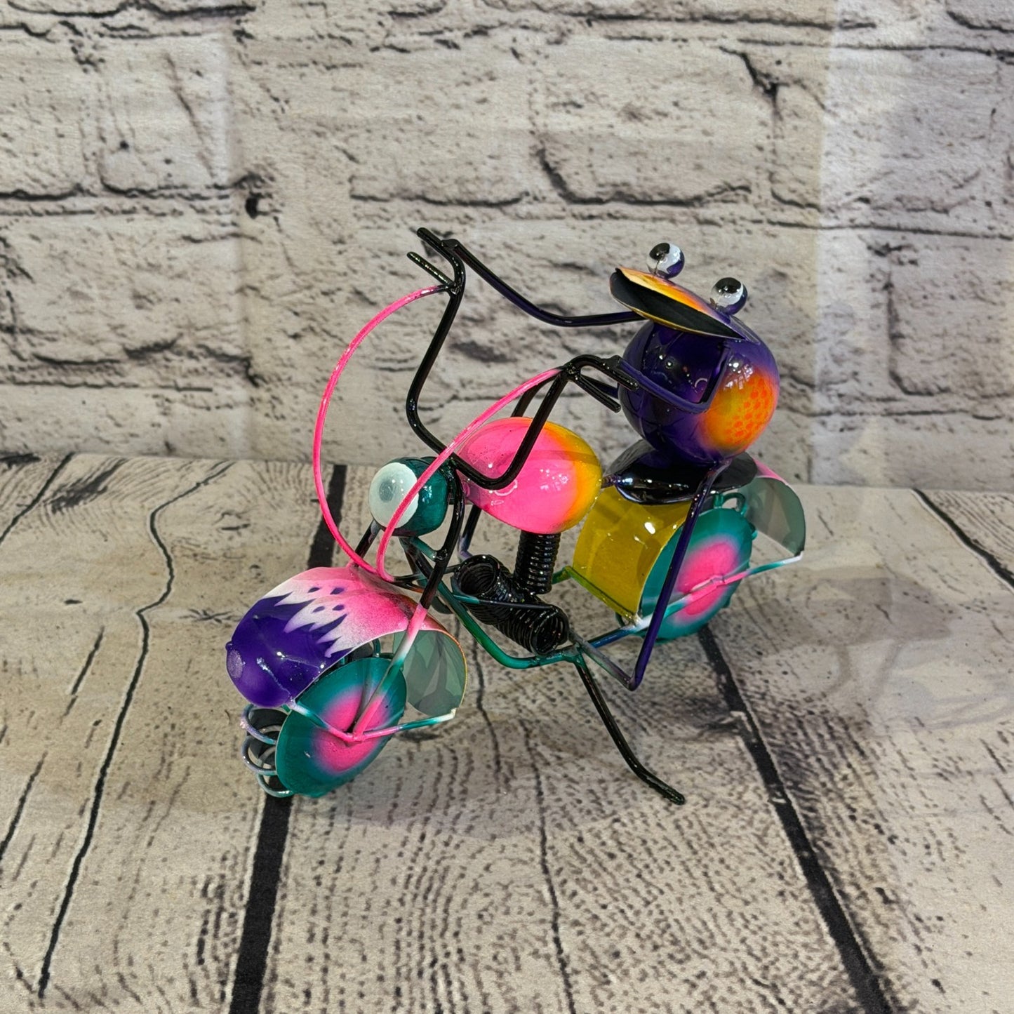 18cm x 15cm Frog Riding Motorbike Purple Metal Tin Wall Hanging Ornament Statue0