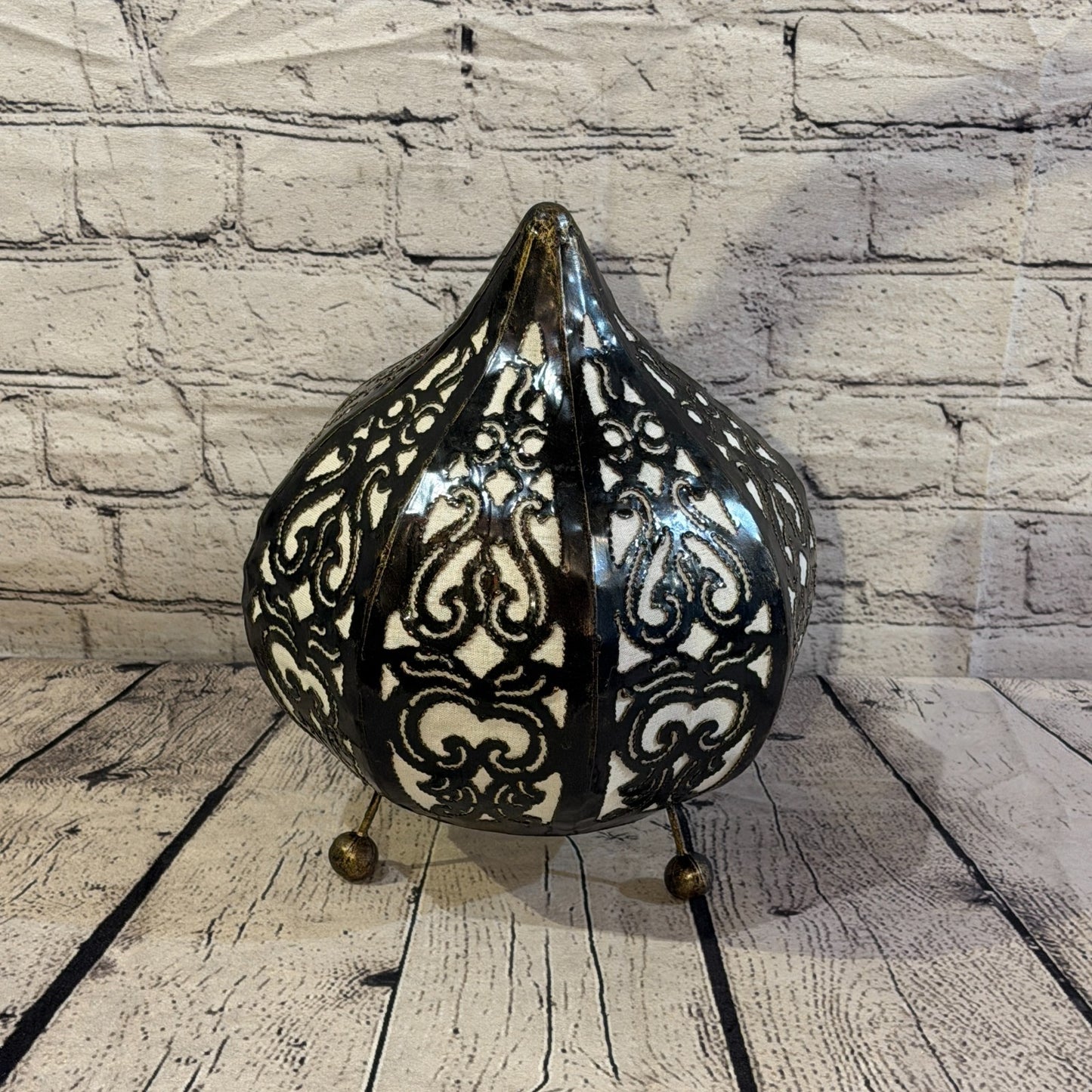 30cm x 20cm Metal Fabric White Moroccan Style Tall Lamp Twist LED UK Mains Plug0