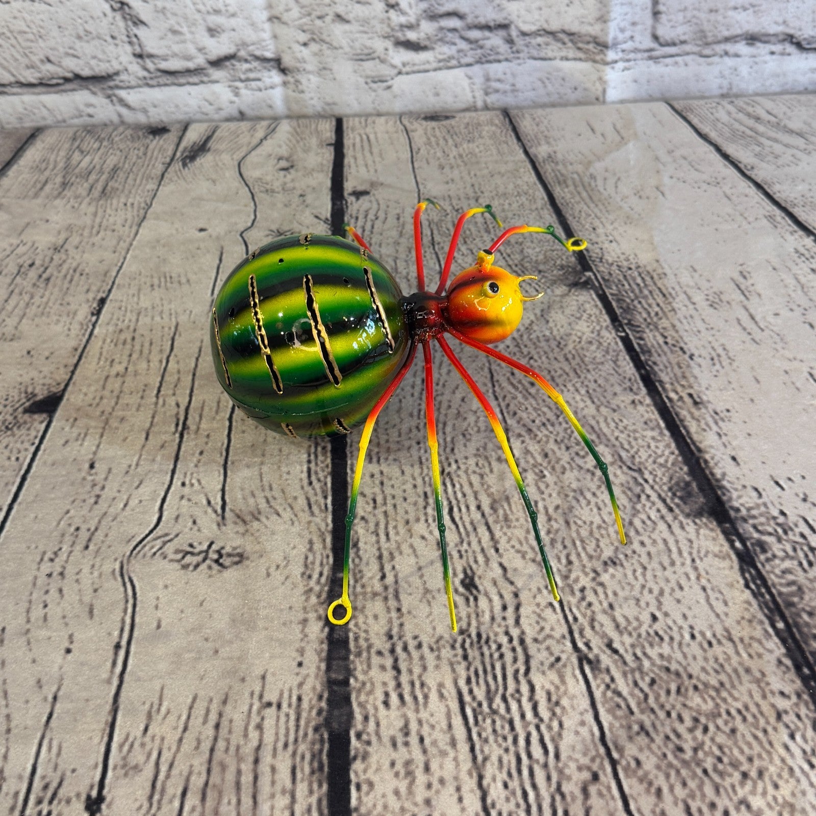 20cm x 15cm Small Colourful Green Spider Metal Tin Standing Ornament Statue3