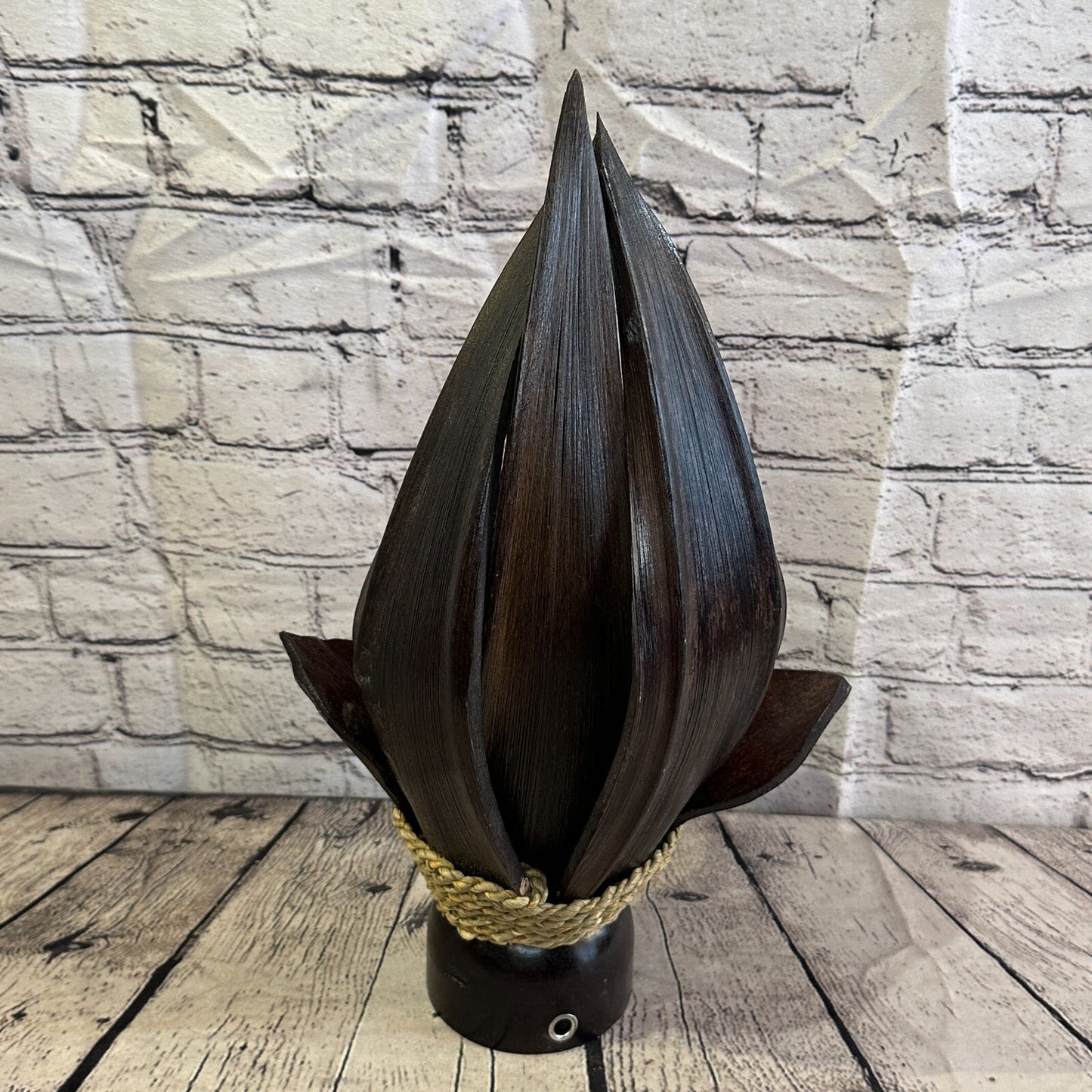 Red Brown Leaf Natural 40cm Tall Leaf Lamp Twist LED UK Mains Plug Design 93