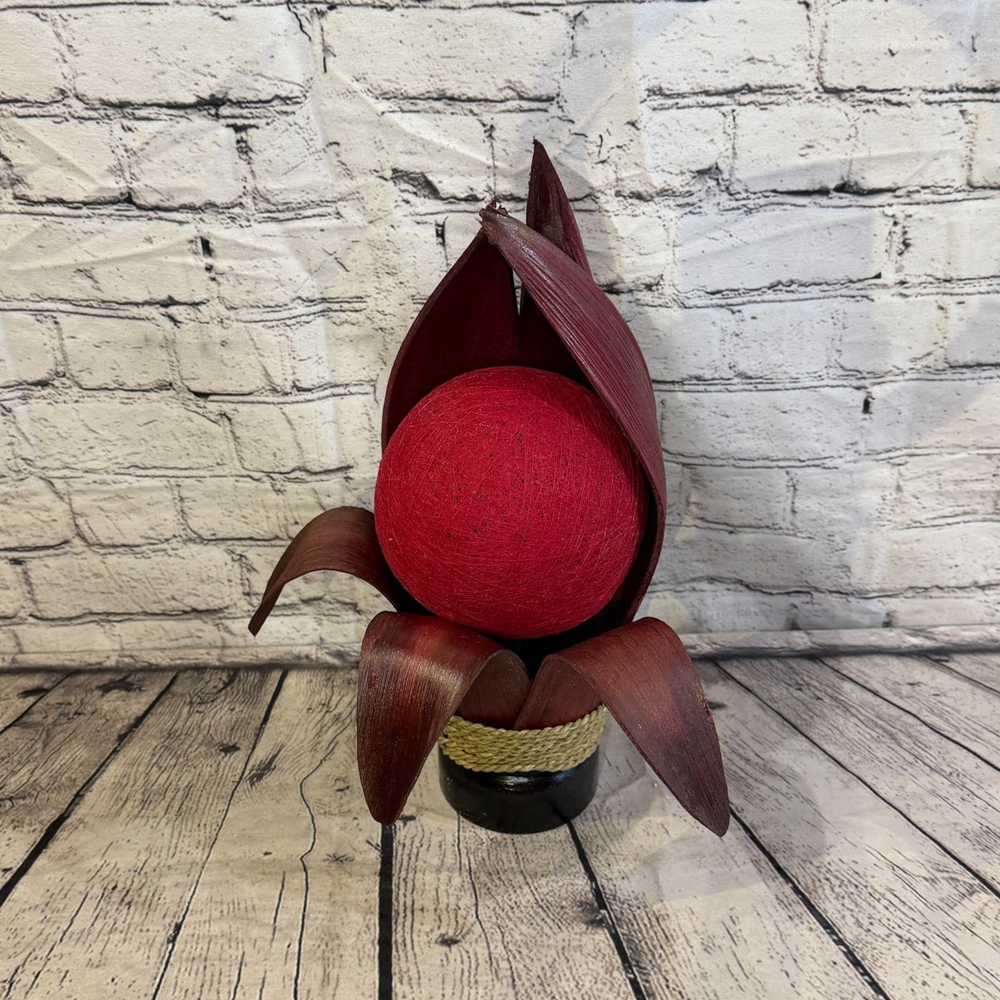 Red Light Red Natural 40cm Tall Leaf Lamp Twist LED UK Mains Plug Design 50