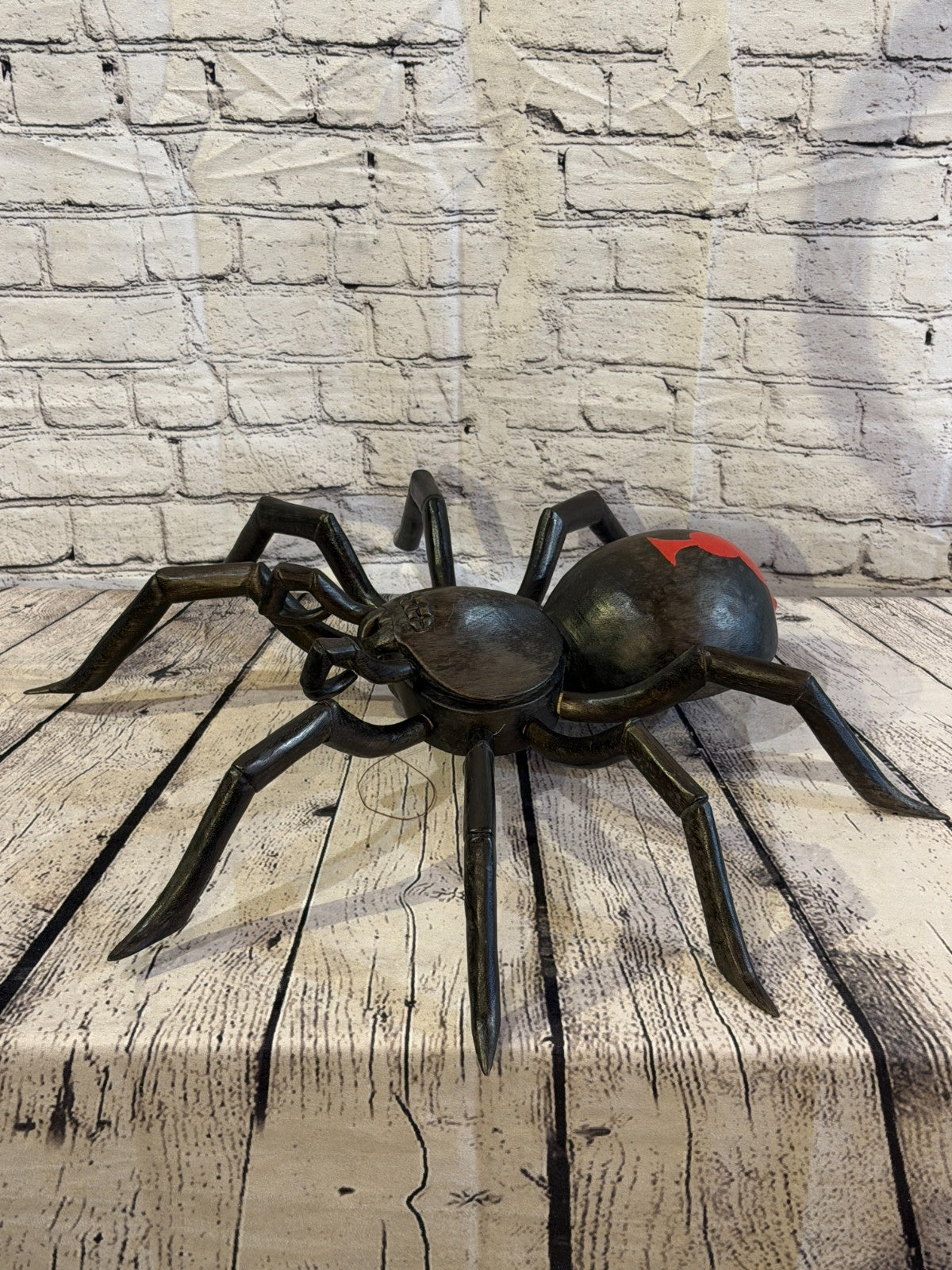 45cm x 35cm Black Widow Wooden Spider Carving Hand Walking Tarantula Statue3