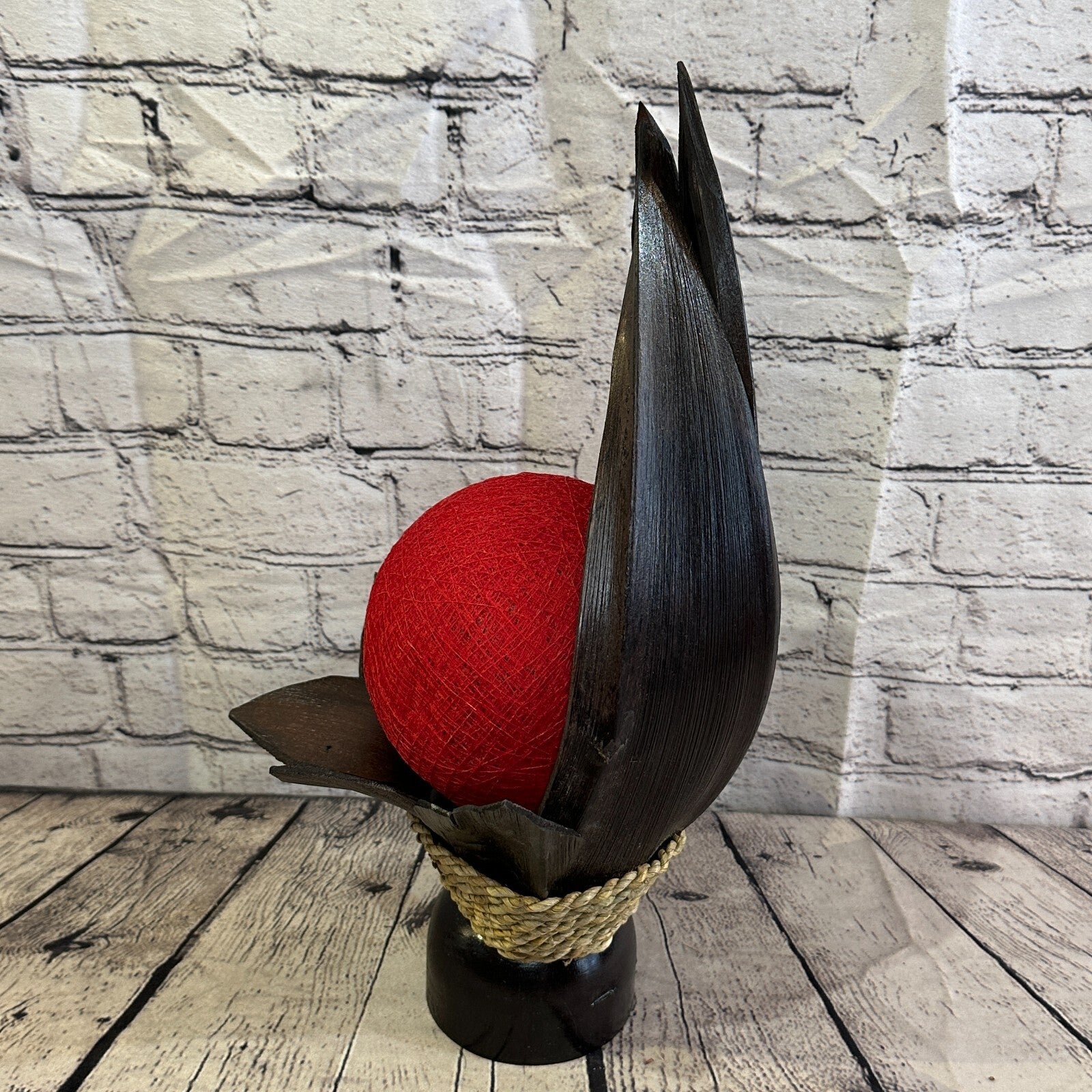 Red Brown Leaf Natural 40cm Tall Leaf Lamp Twist LED UK Mains Plug Design 92