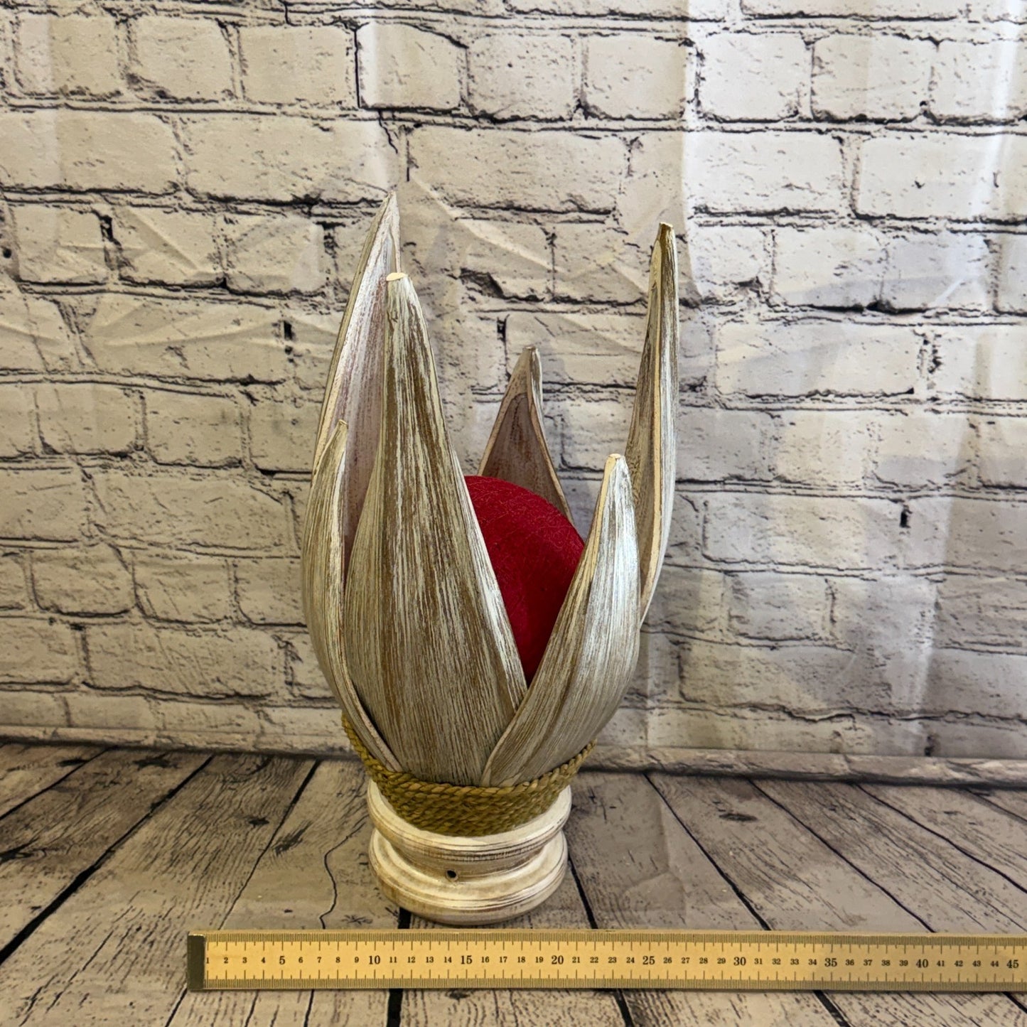 Red Light White Natural 40cm Tall Leaf Lamp Twist LED UK Mains Plug Design 115