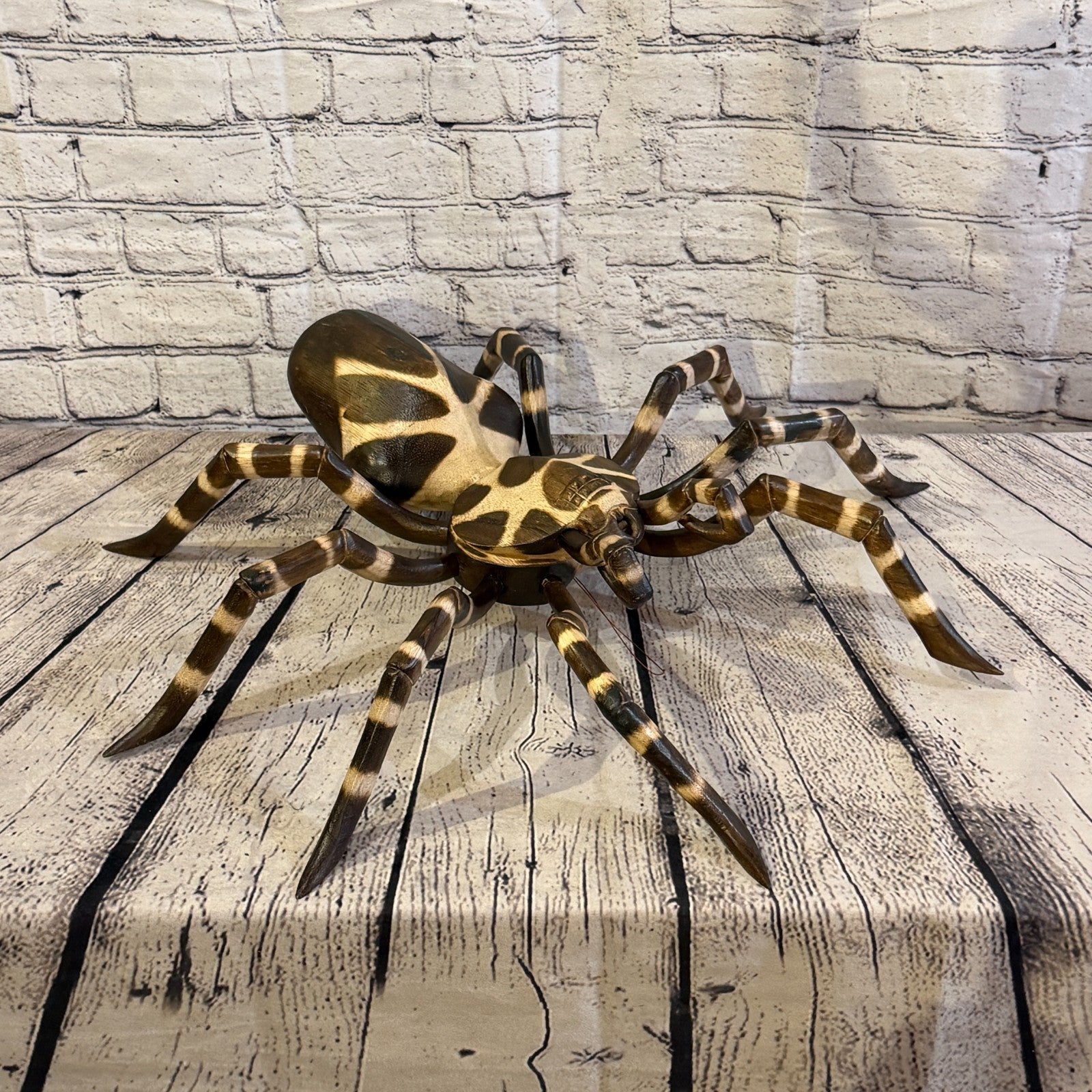 45cm x 35cm Wooden Spider Carving Hand Carved Walking Spider Tarantula Statue5