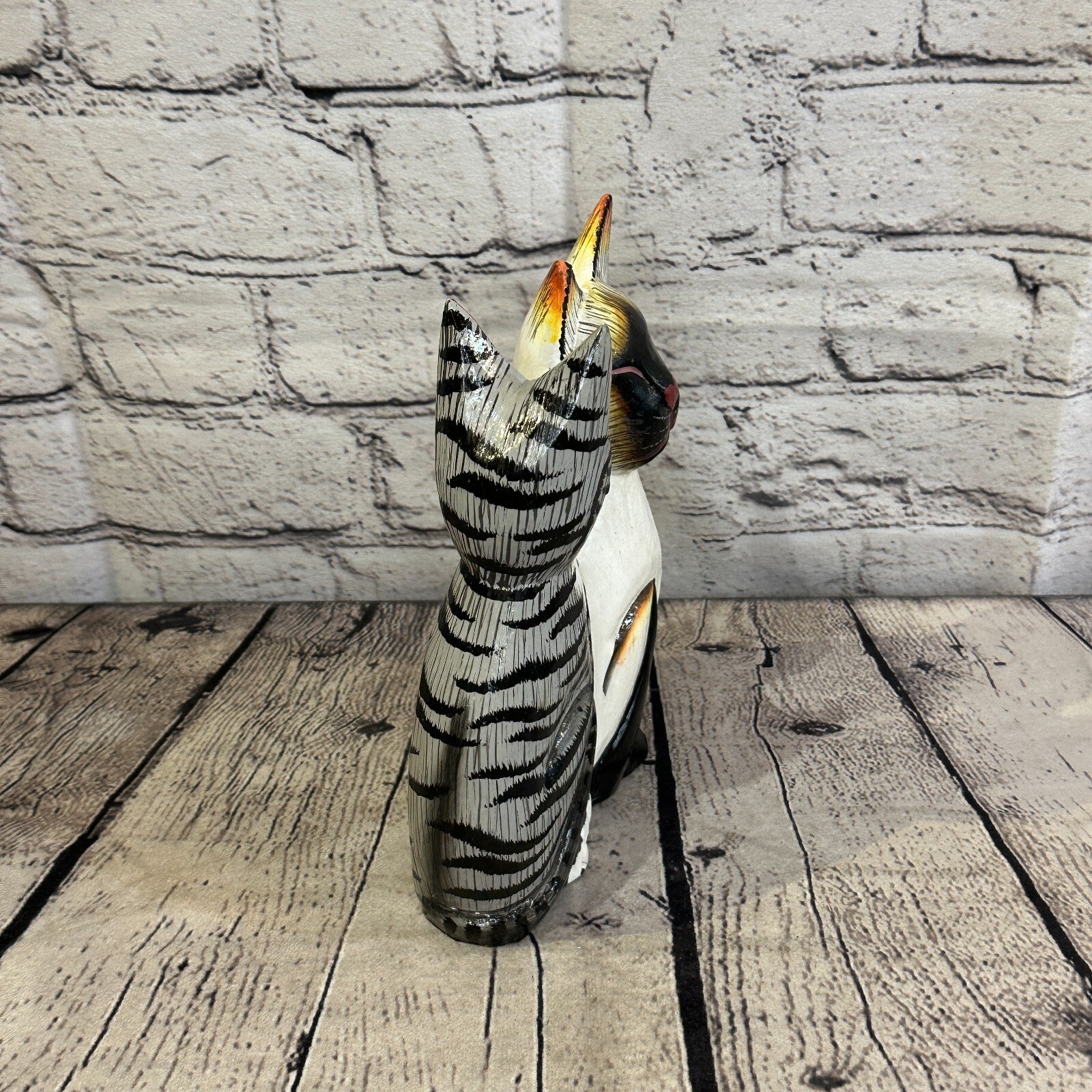 20cm x 15cm Siamese / Grey Style Painted Wooden Hand Carved Kissing Cat Wooden3