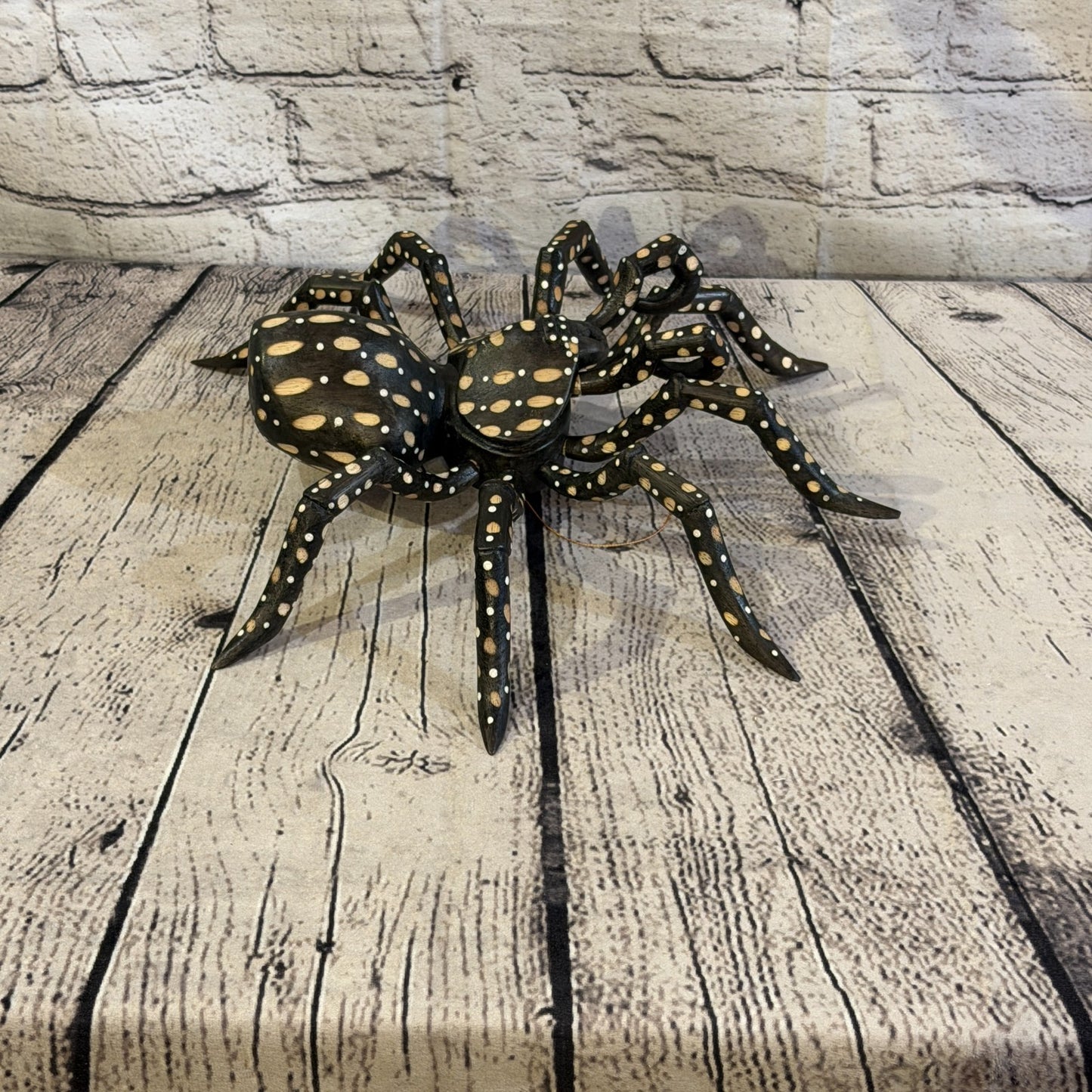 30cm x 25cm Brown Spots Wooden Spider Carving Hand Walking Tarantula Statue7
