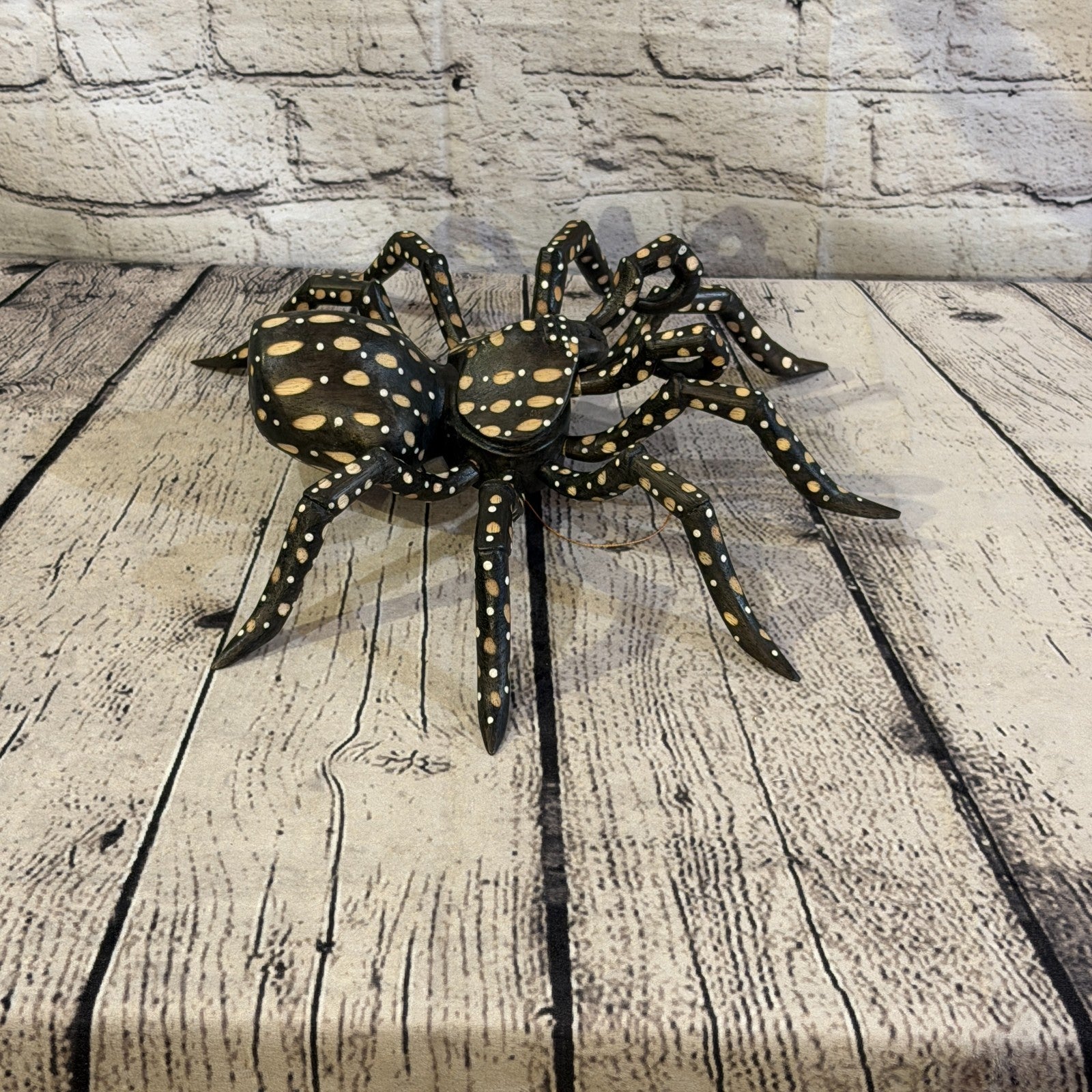 30cm x 25cm Brown Spots Wooden Spider Carving Hand Walking Tarantula Statue7