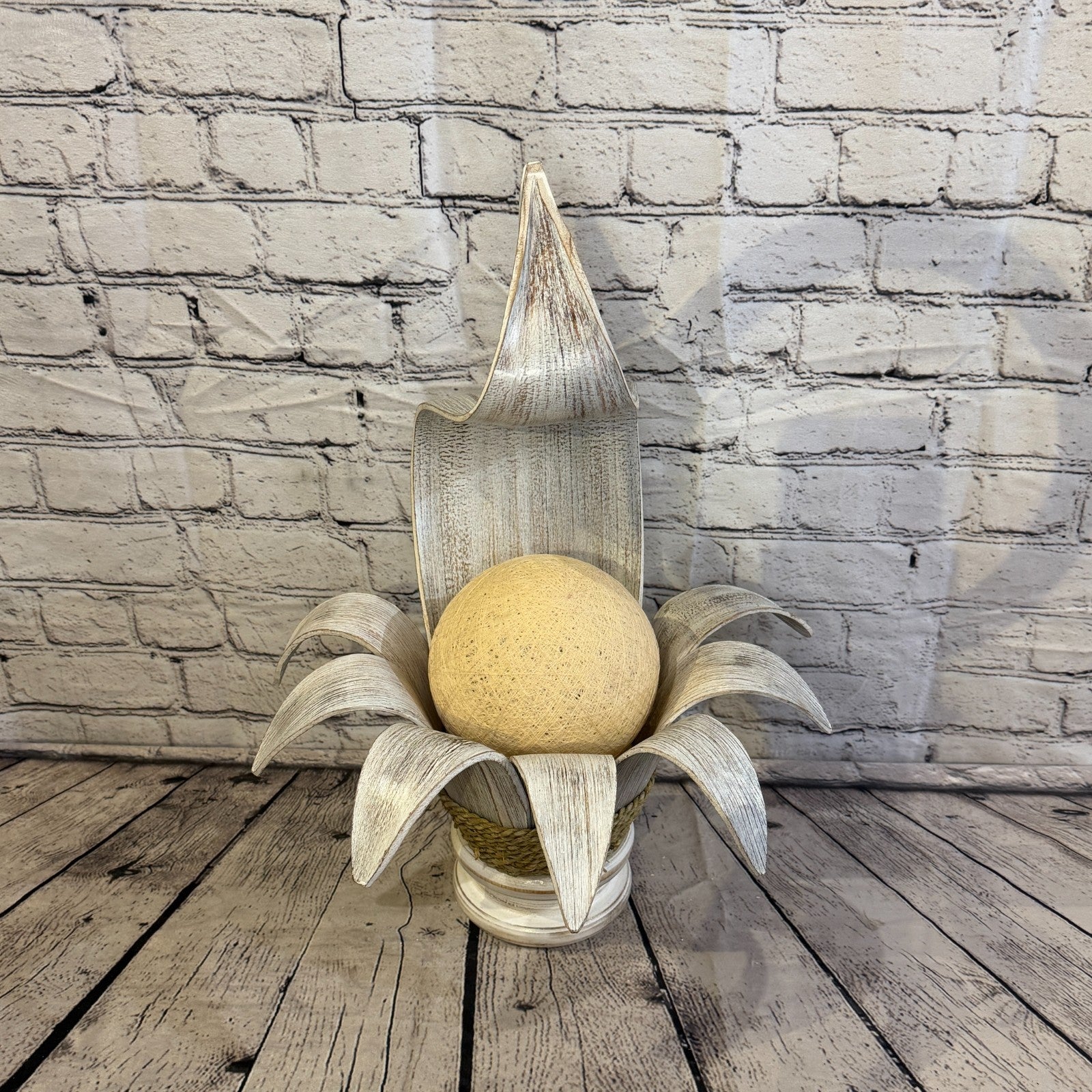White Light White Natural 50cm Tall Leaf Lamp Twist LED UK Mains Plug Design 71