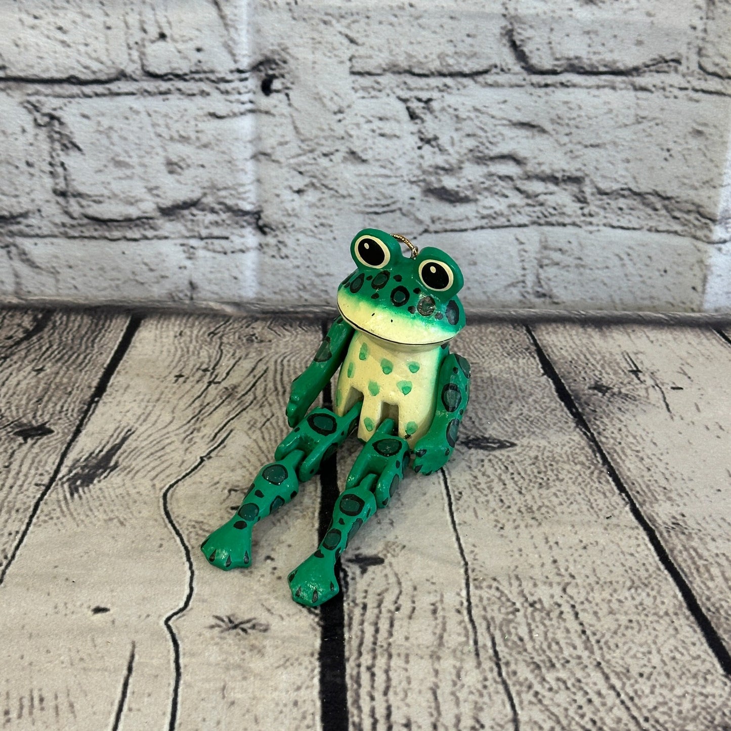 10cm Green Frog Sitting Animal, Wooden Shelf Ornament Handmade and Fairtrade0