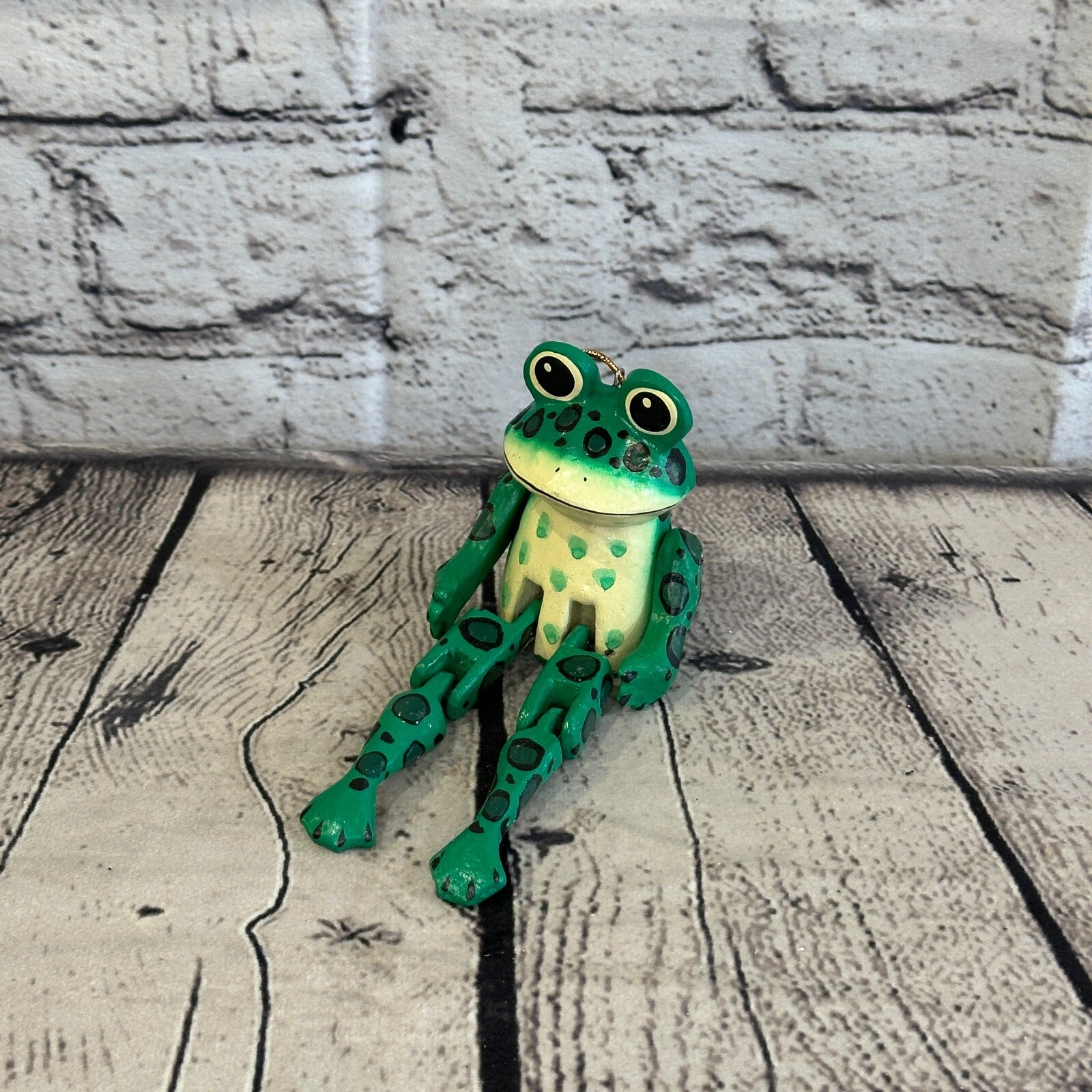 10cm Green Frog Sitting Animal, Wooden Shelf Ornament Handmade and Fairtrade0
