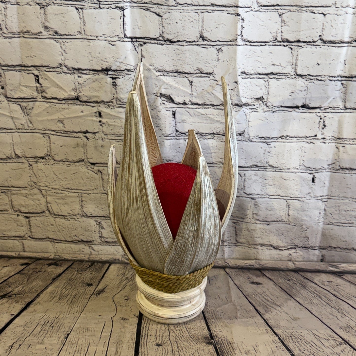 Red Light White Natural 40cm Tall Leaf Lamp Twist LED UK Mains Plug Design 111