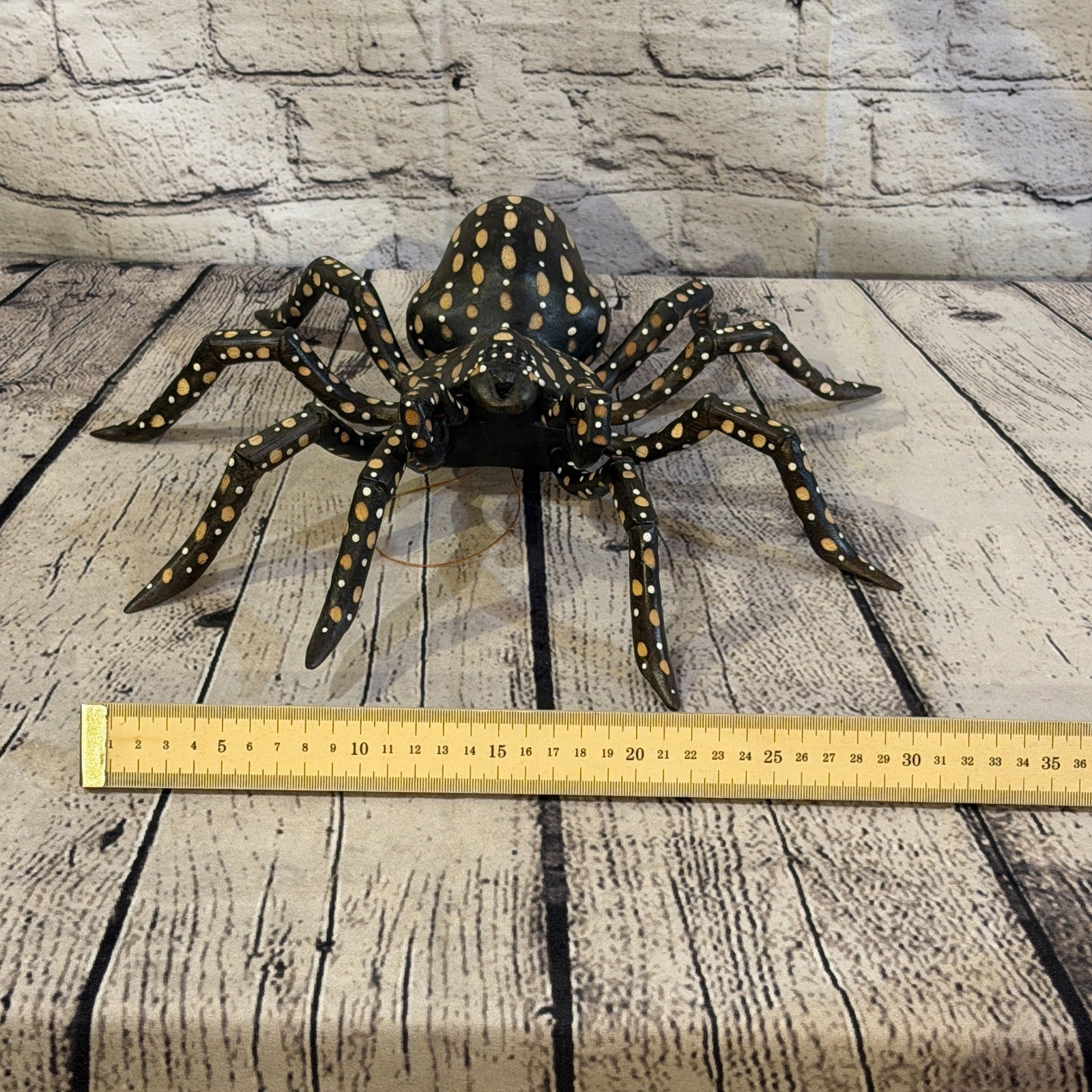 30cm x 25cm Brown Spots Wooden Spider Carving Hand Walking Tarantula Statue9