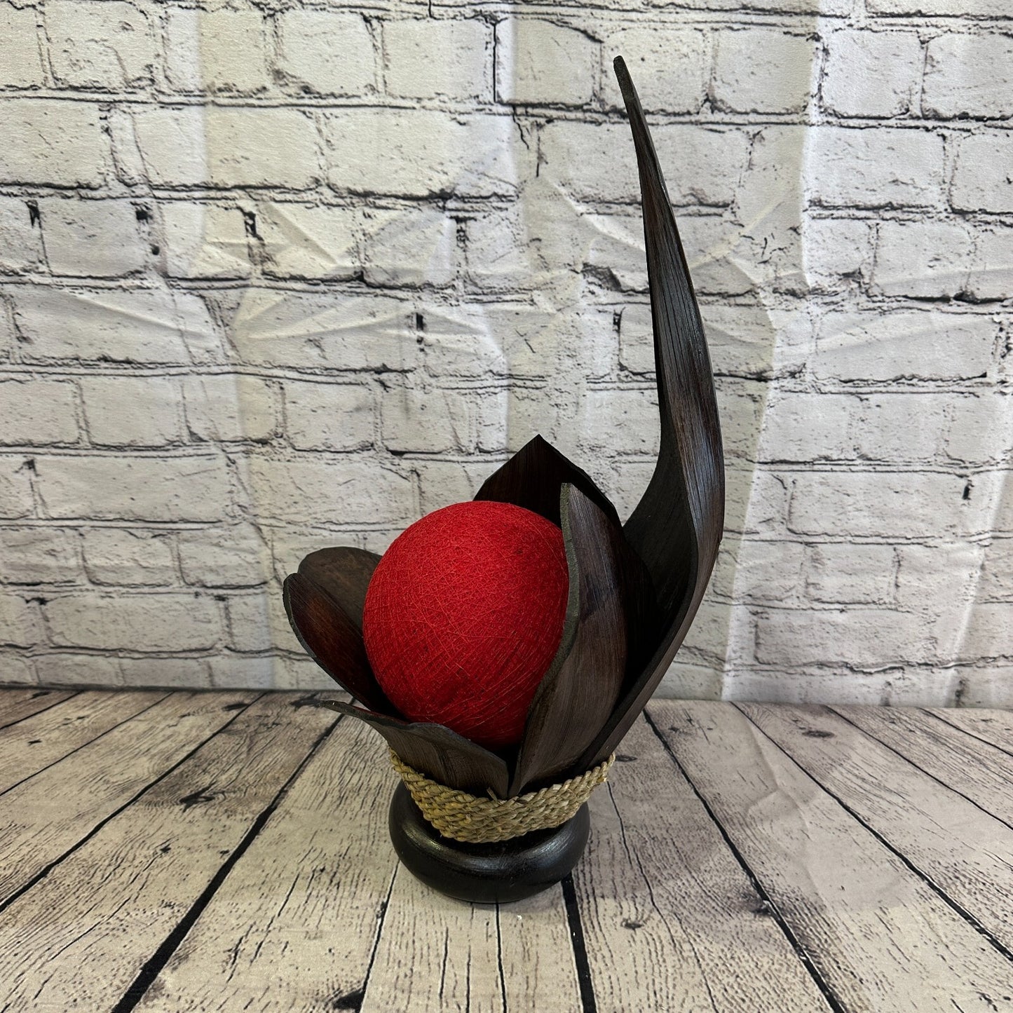 Red Brown Leaf Natural 45cm Tall Leaf Lamp Twist LED UK Mains Plug Design 72