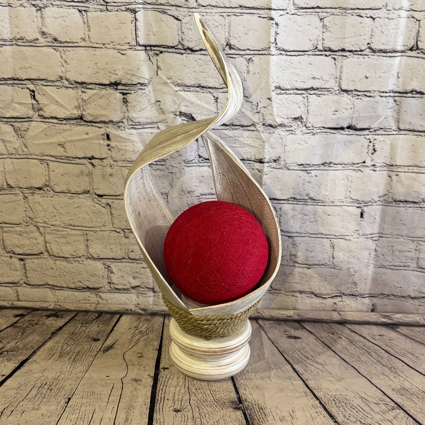Red Light White Natural 45cm Tall Leaf Lamp Twist LED UK Mains Plug Design 121