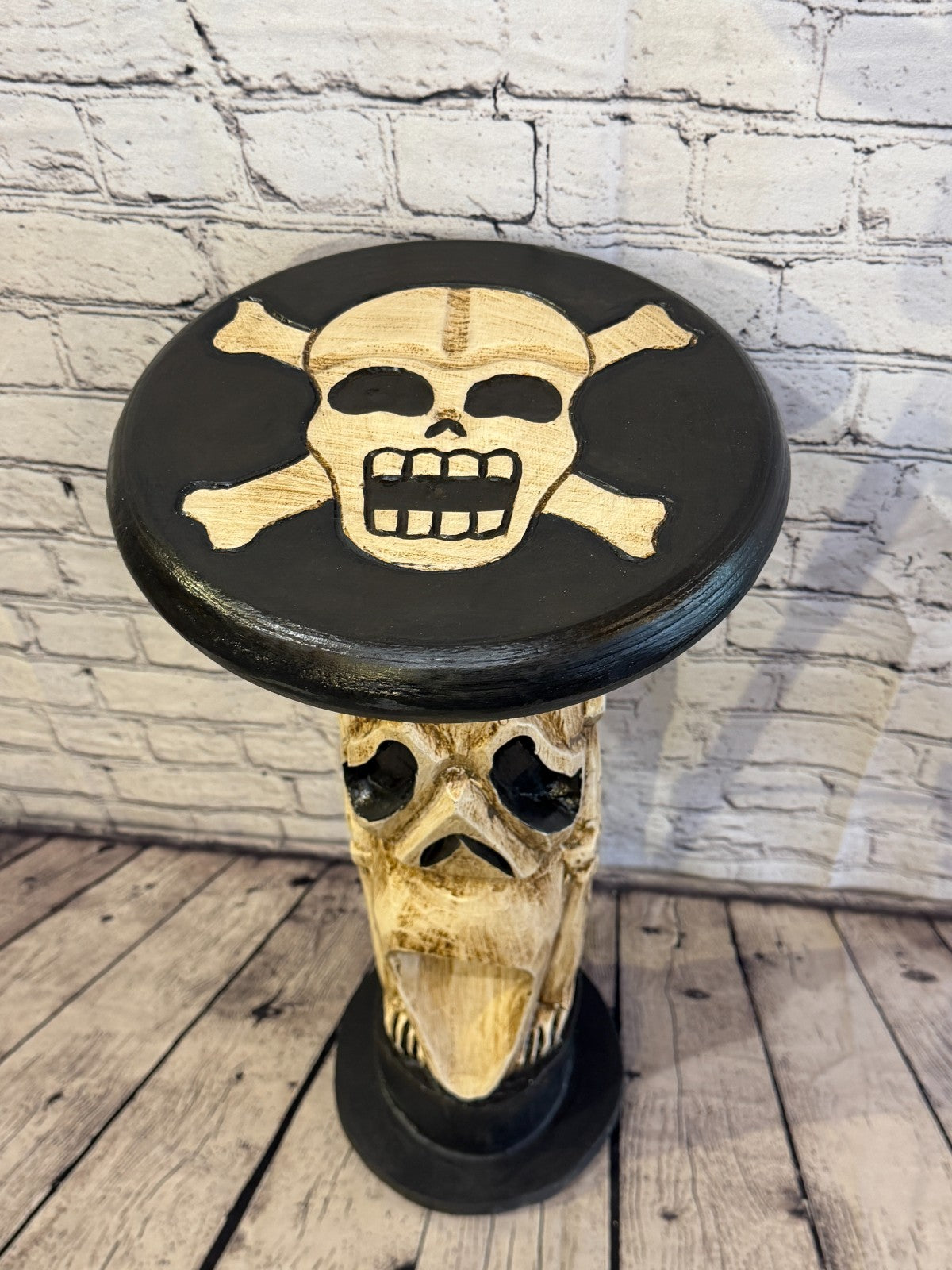 55cm x 25cm Scream Skull Round Wooden Coffee Table Bar Restaurant Garden Pub8