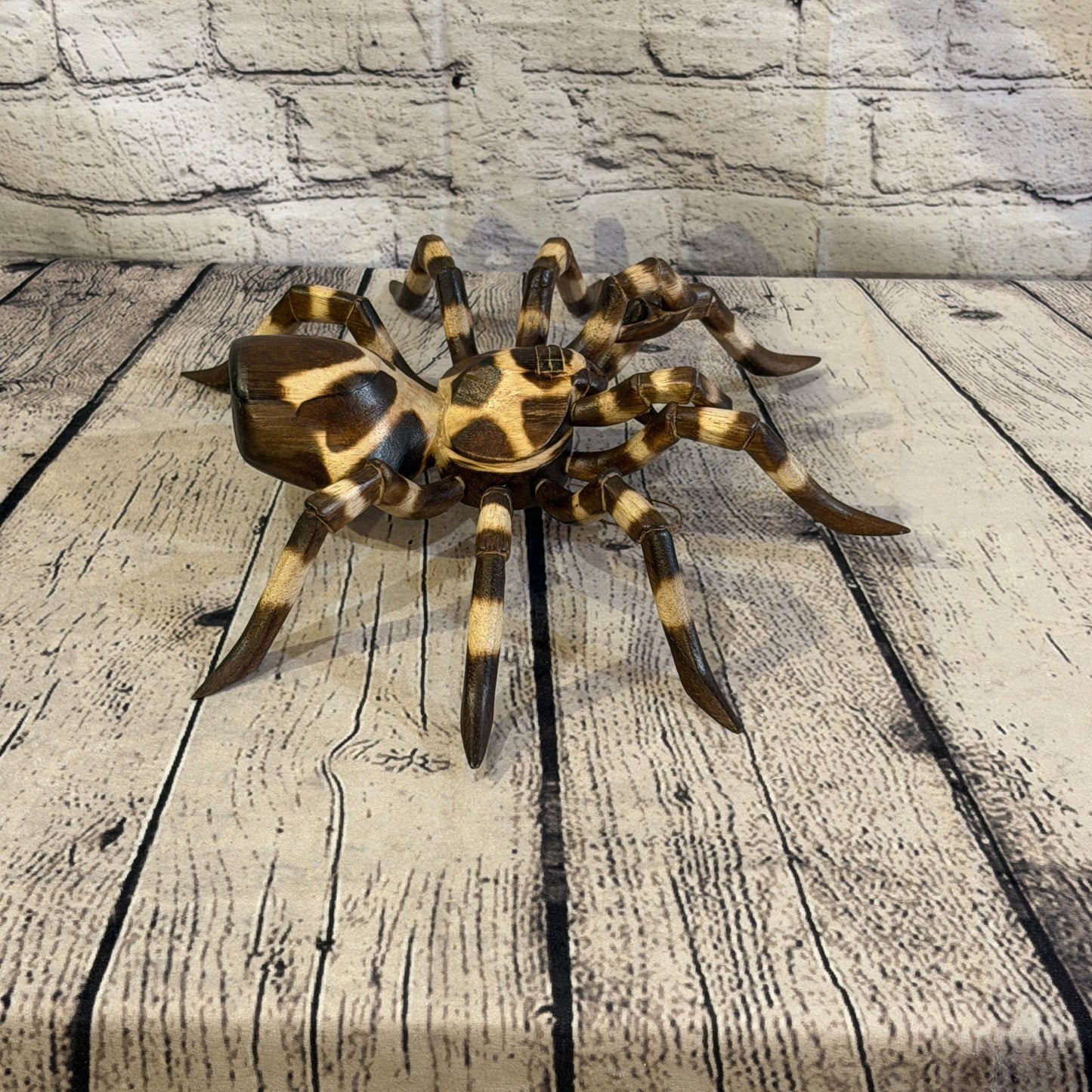 30cm x 25cm Wooden Spider Carving Hand Carved Walking Spider Tarantula Statue6