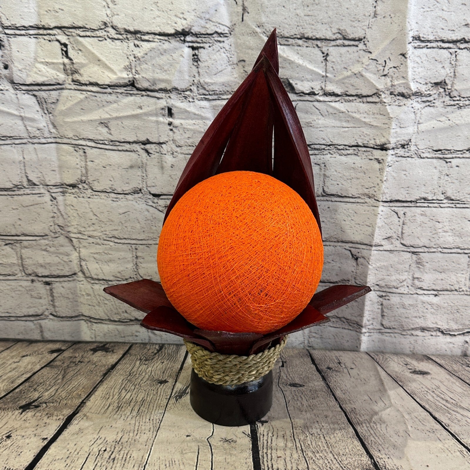 Orange Red Leaf Natural 40cm Tall Leaf Lamp Twist LED UK Mains Plug Design 90