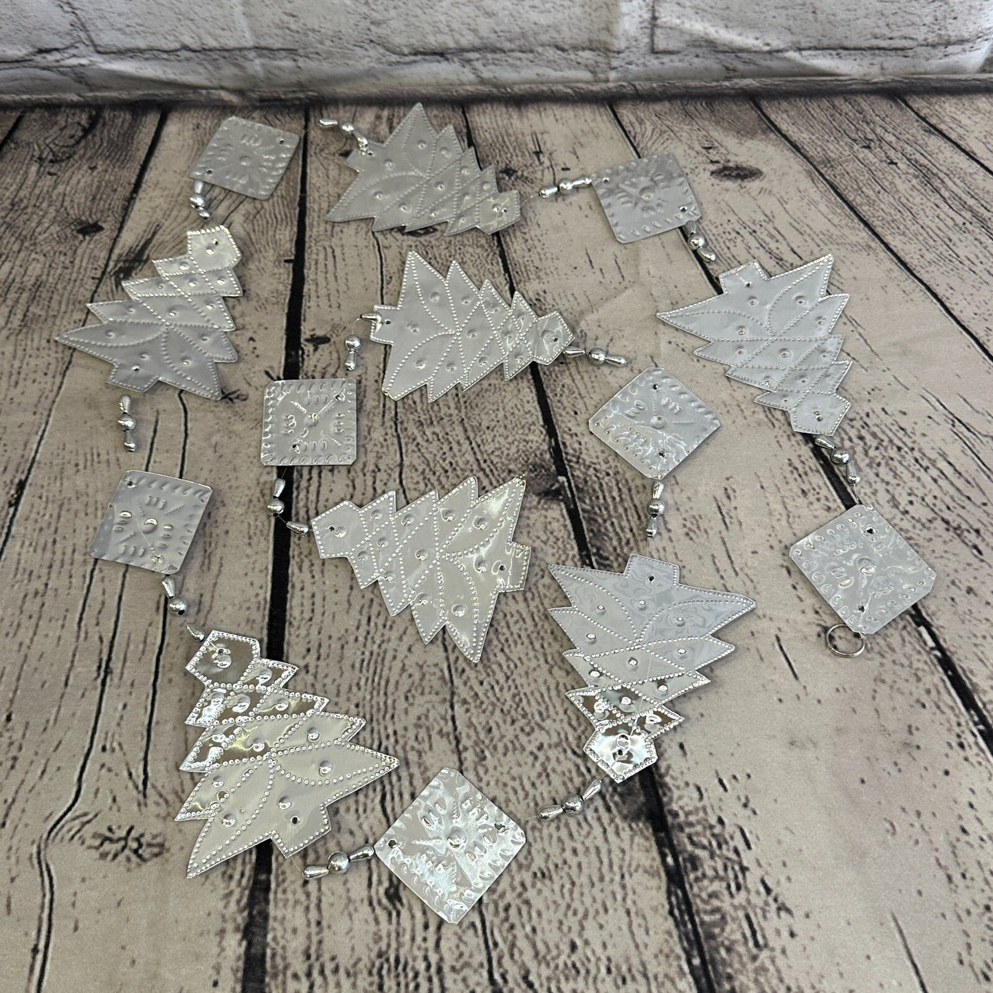 Aluminium Stamped Christmas Fir Tree String Wall Hangings Home Decoration0