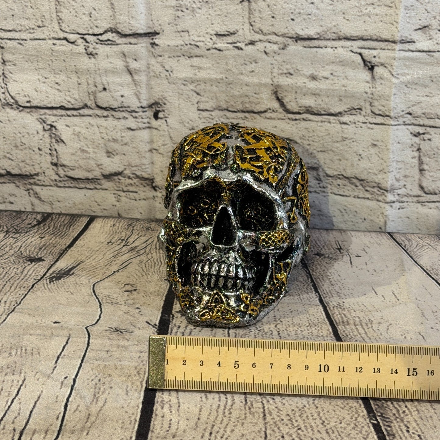 Gold Silver 15cm x 10cm Gothic Celtic Knot Skull Crucifix Statue Resin7