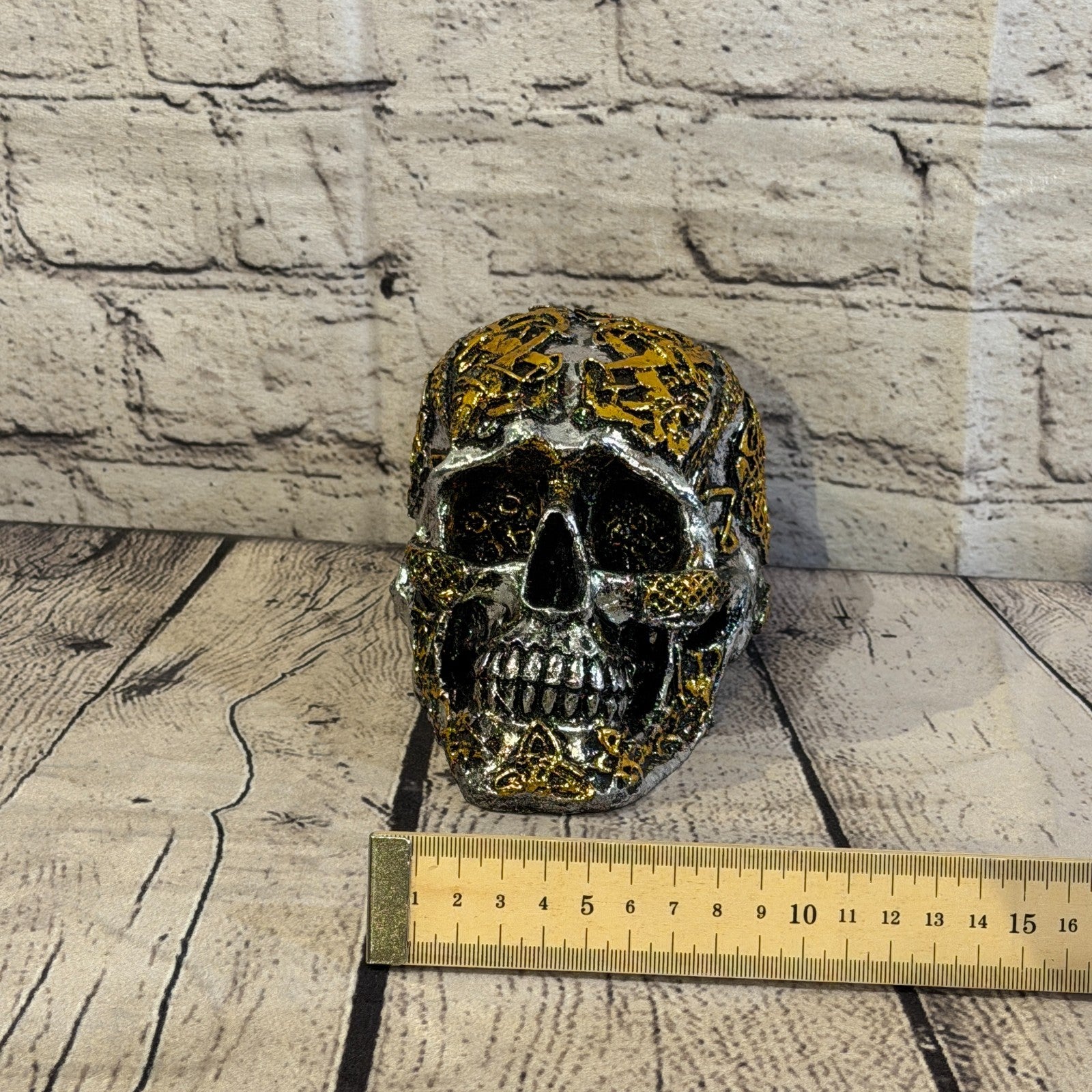 Gold Silver 15cm x 10cm Gothic Celtic Knot Skull Crucifix Statue Resin7