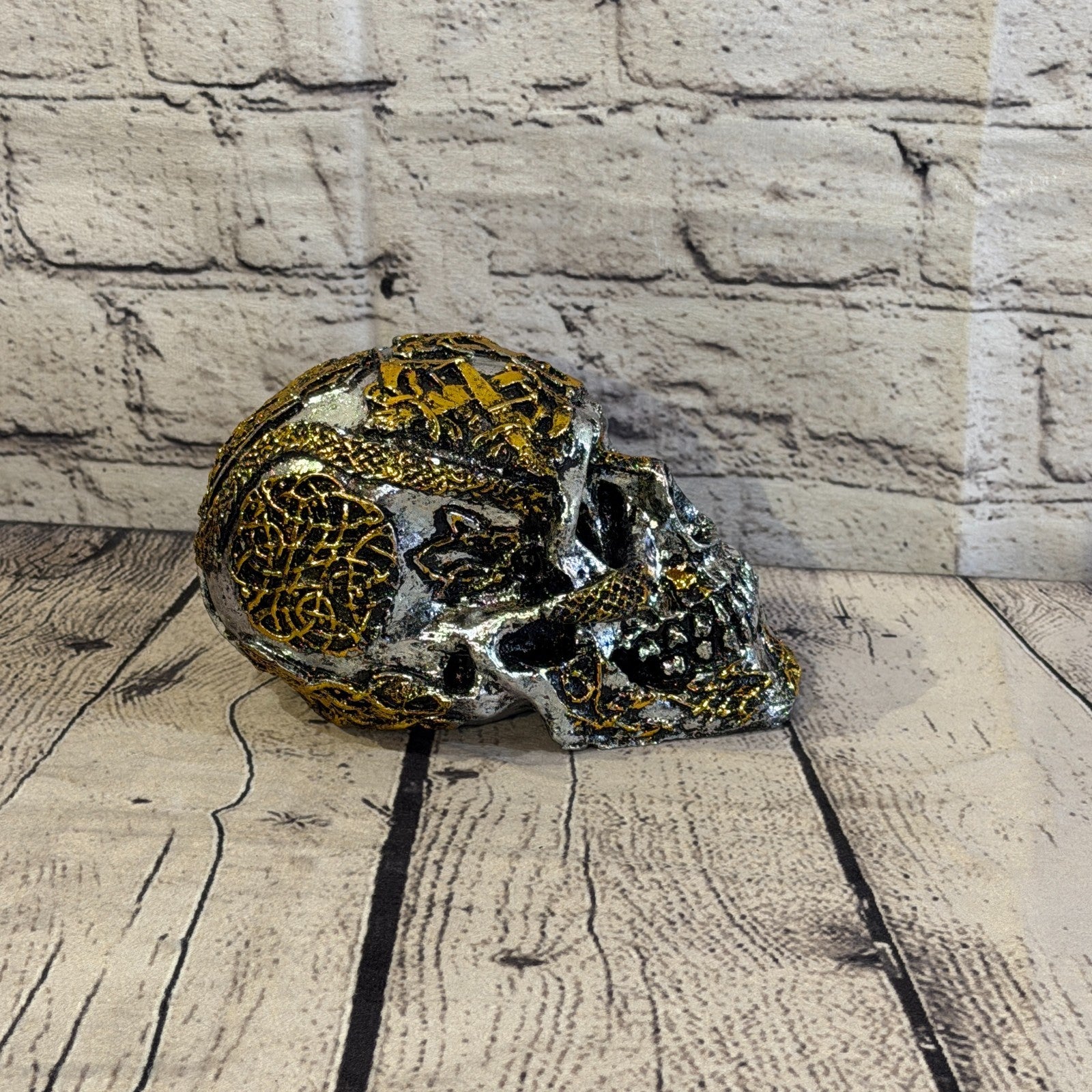 Gold Silver 15cm x 10cm Gothic Celtic Knot Skull Crucifix Statue Resin3