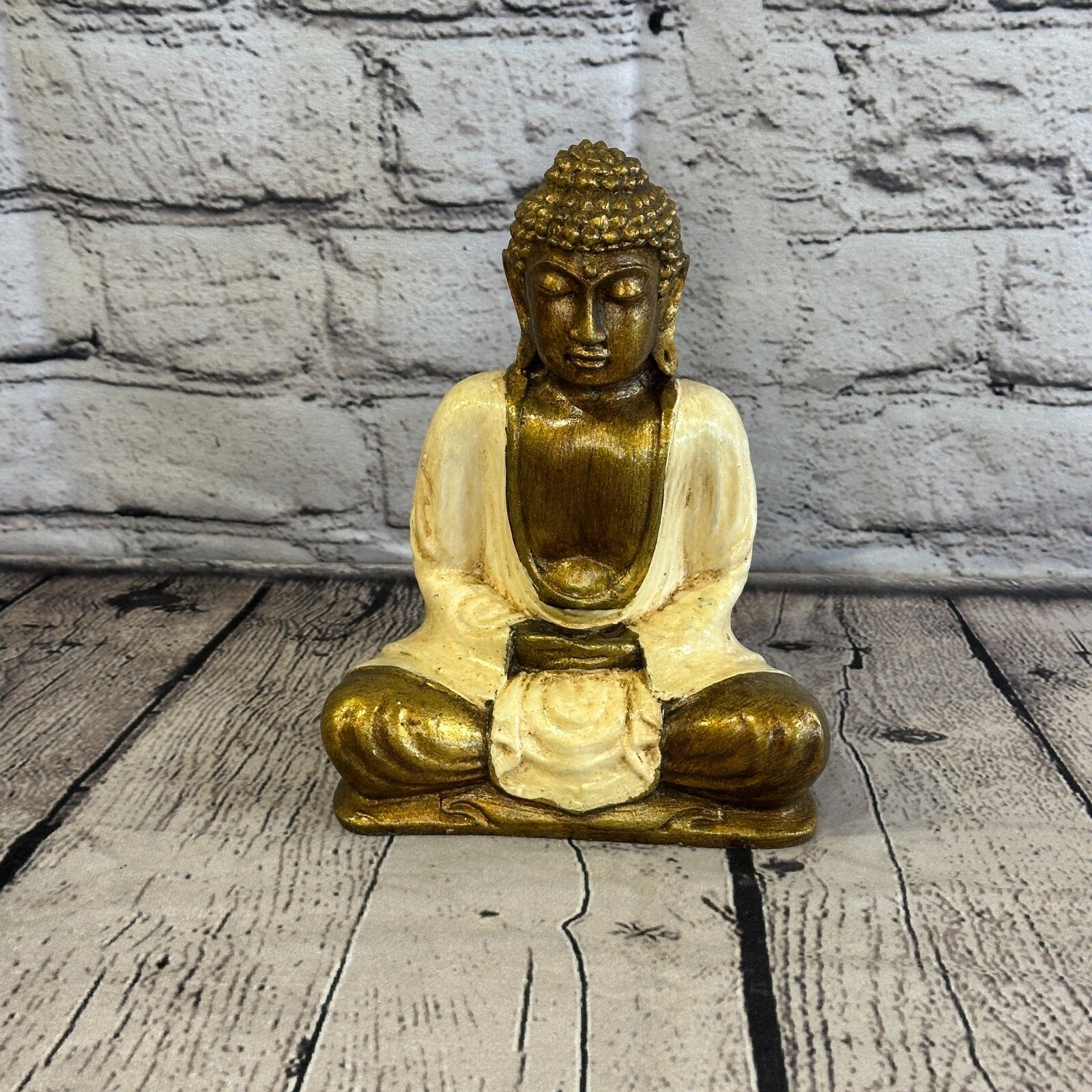 White & Bronze 20cm x 12cm Large Thai Buddha Sitting  Statue Resin Hindu0