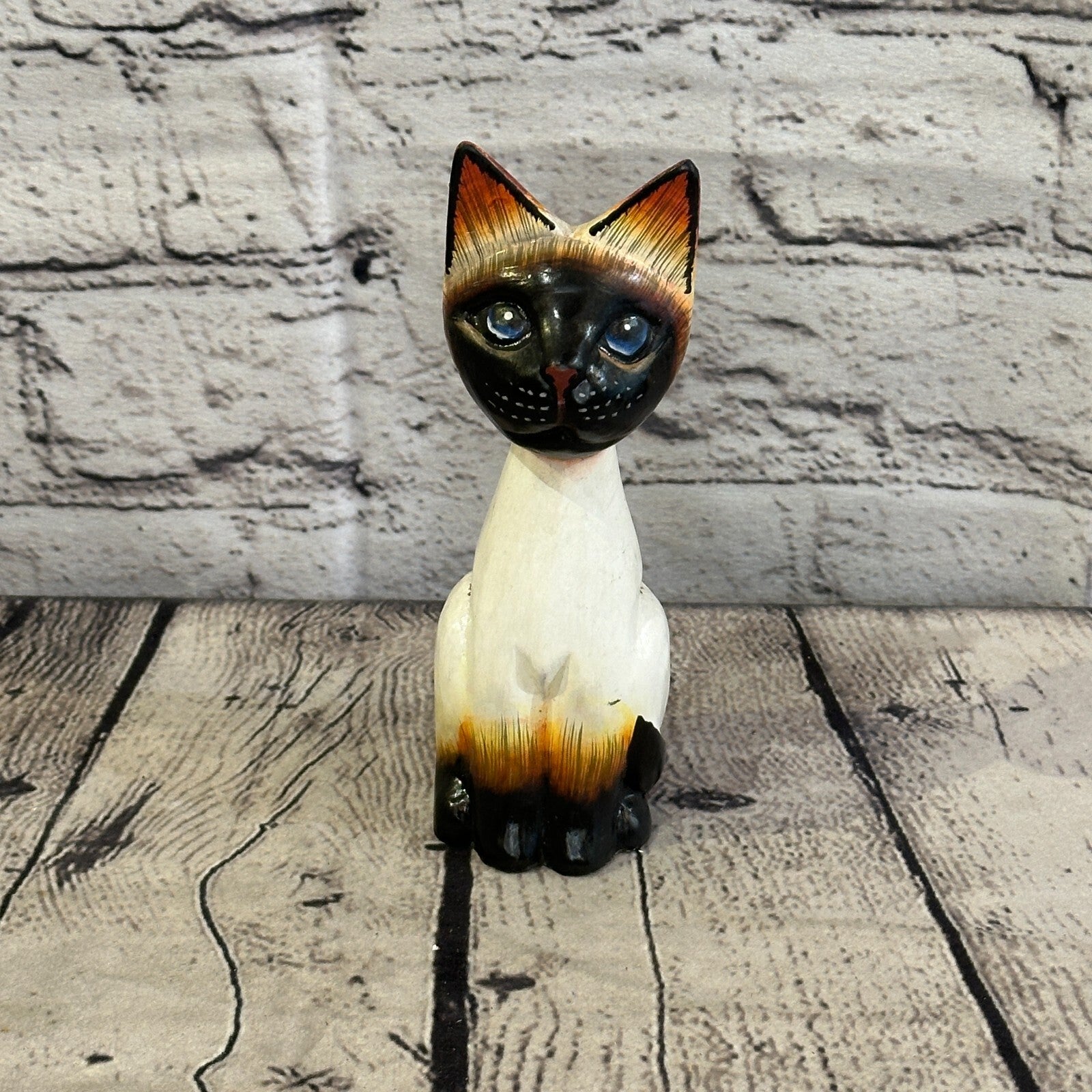 15cm x 6cm Grey Sitting Bobble Style Painted Wooden Hand Carved Cat Wooden1