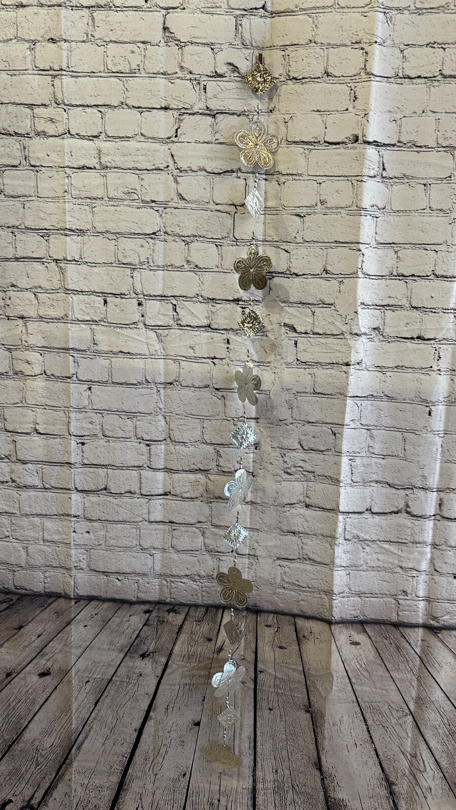 Aluminium Stamped Sitting Flower String Wall Hangings Home Decoration6