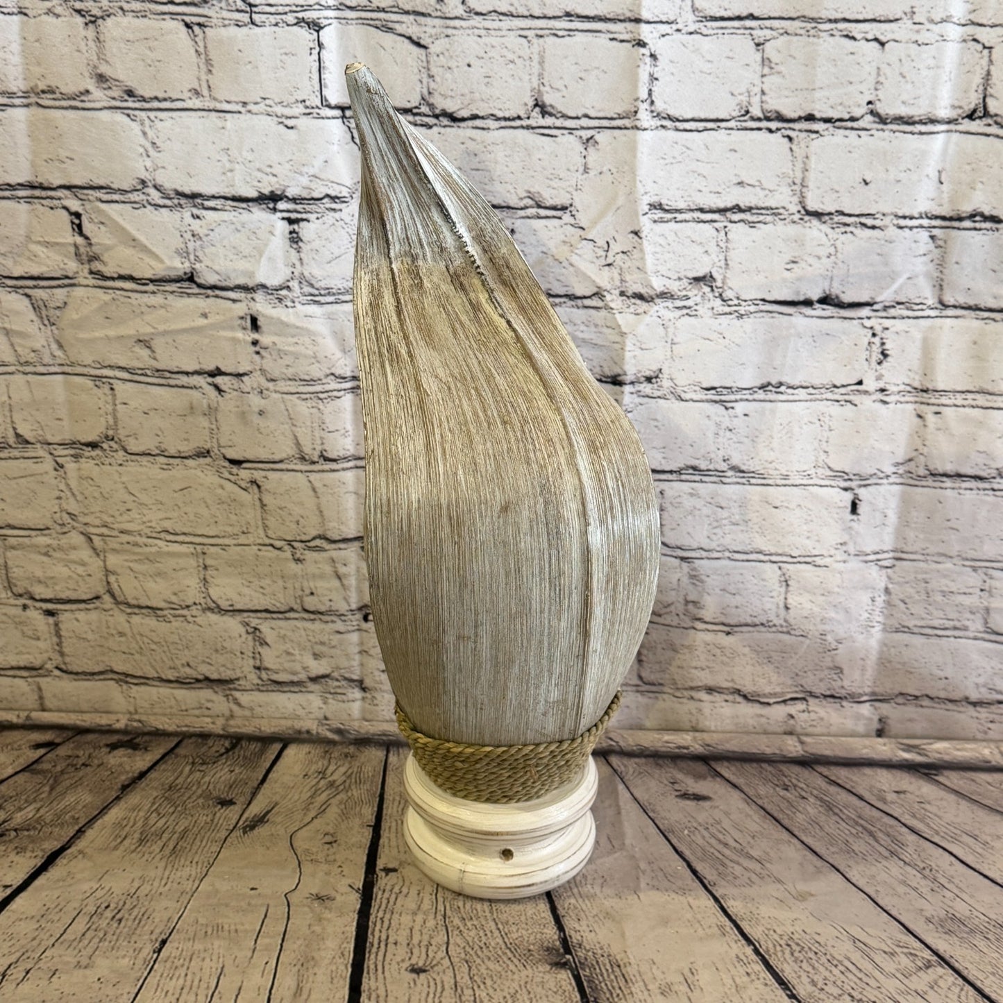 White Light White Natural 45cm Tall Leaf Lamp Twist LED UK Mains Plug Design 123