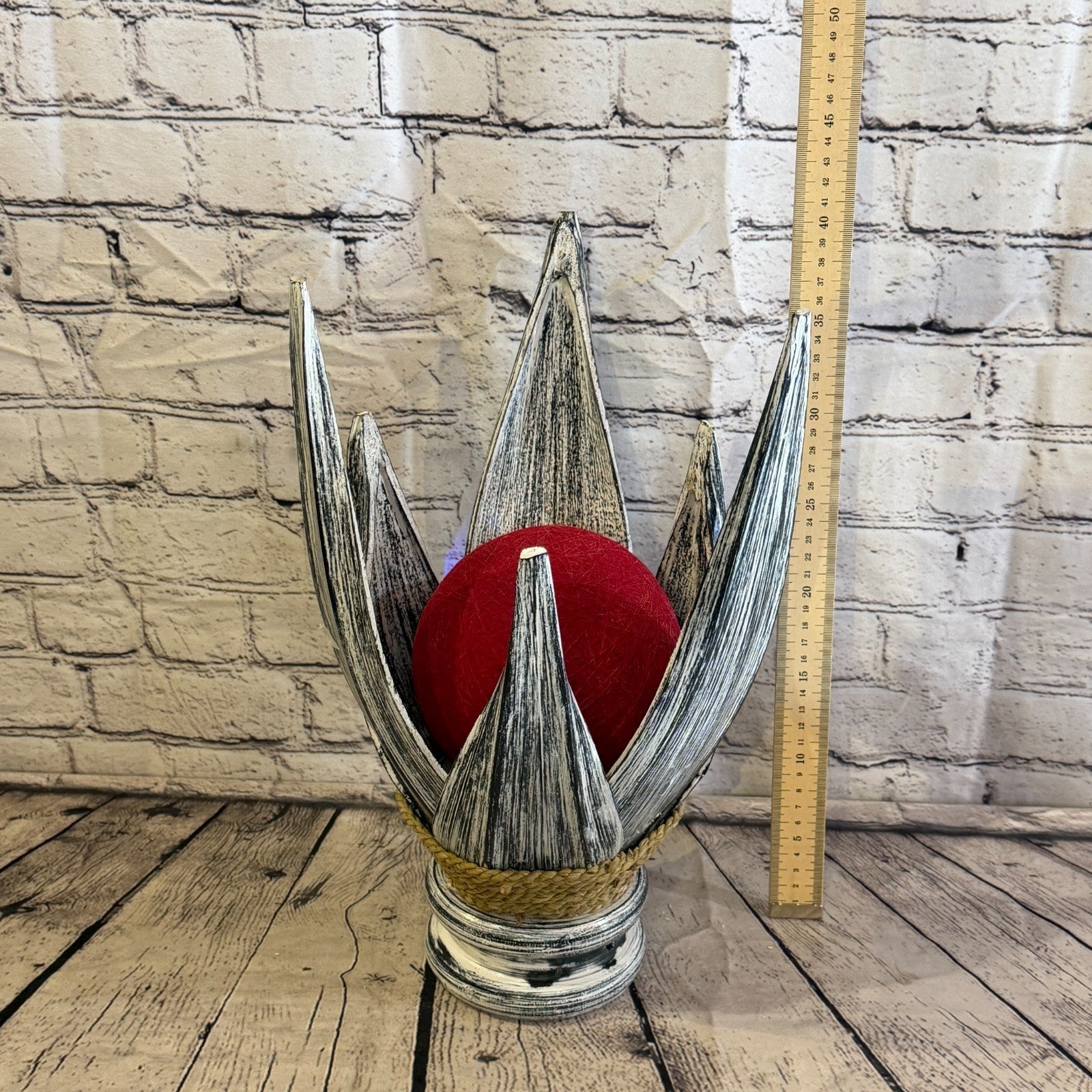 Red Light Silver Natural 40cm Tall Leaf Lamp Twist LED UK Mains Plug Design 113