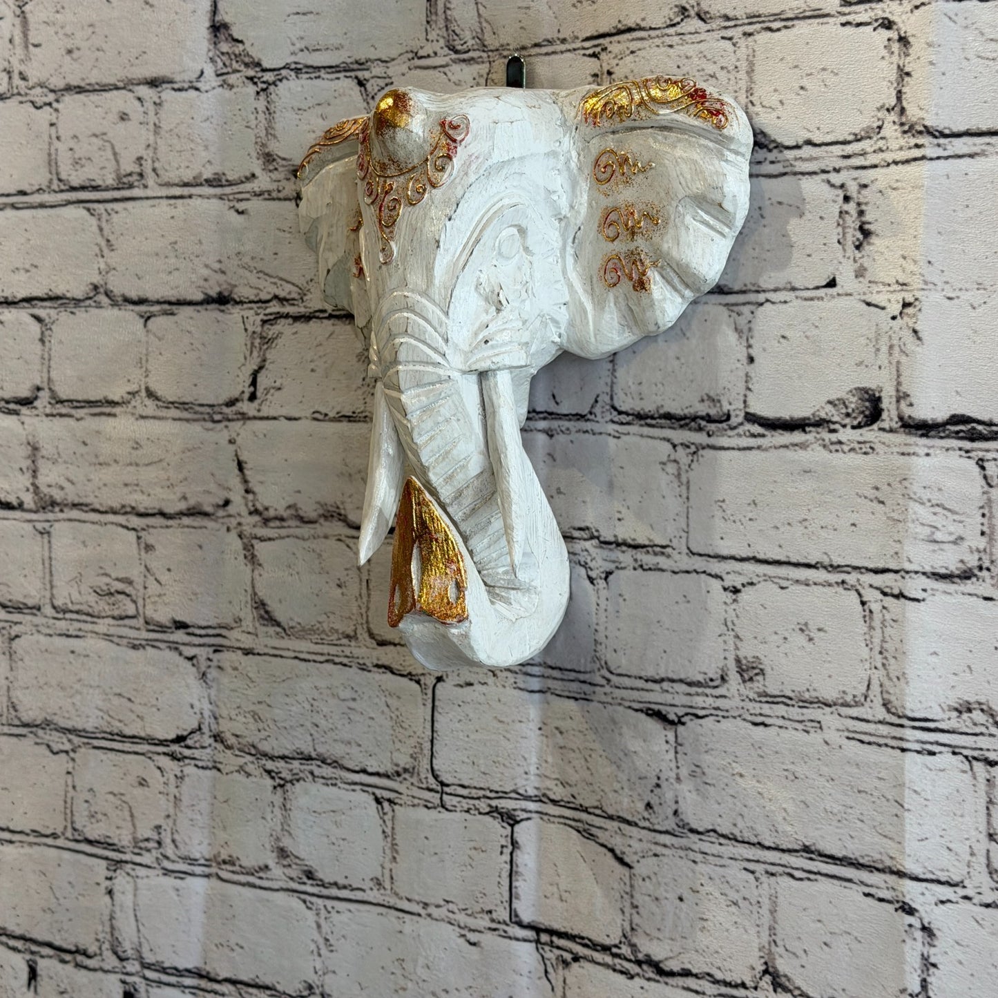 25cm x 25cm White Gold Painted Wood Elephant Head Wall Mounted Art Shabby1