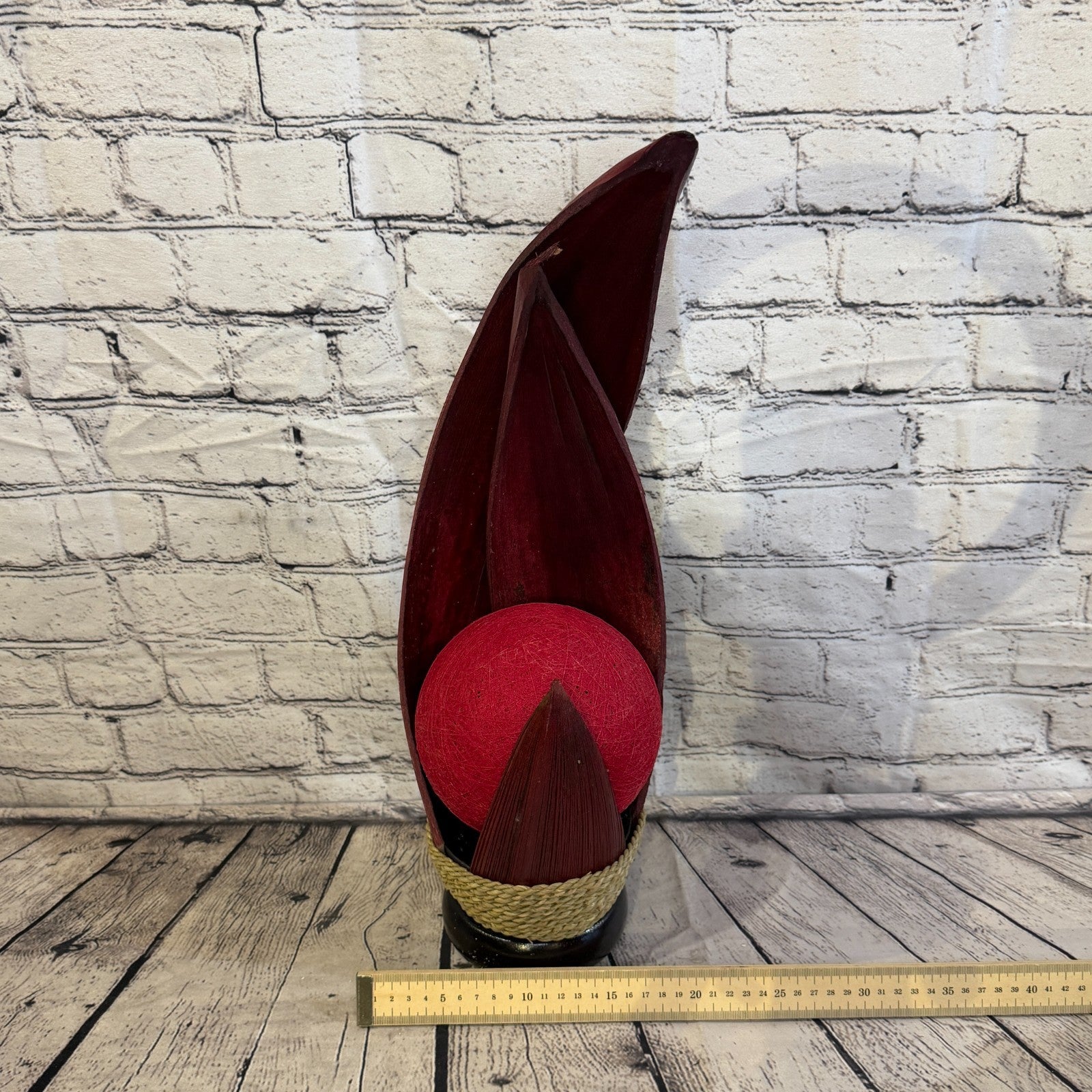 Red Light Red Natural 55cm Tall Leaf Lamp Twist LED UK Mains Plug Design 67